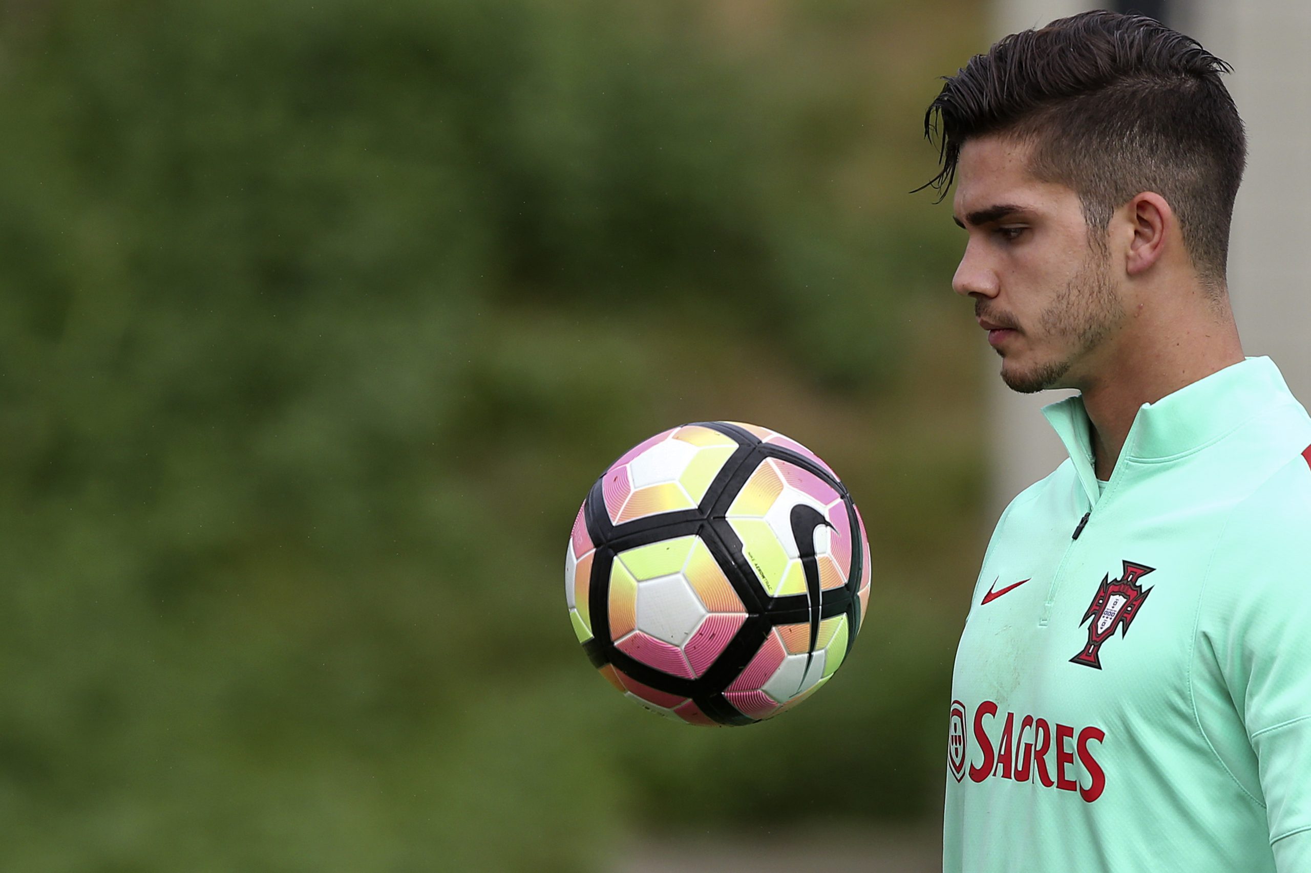 André Silva, Danilo e Brahimi de regresso ao trabalho no FC Porto