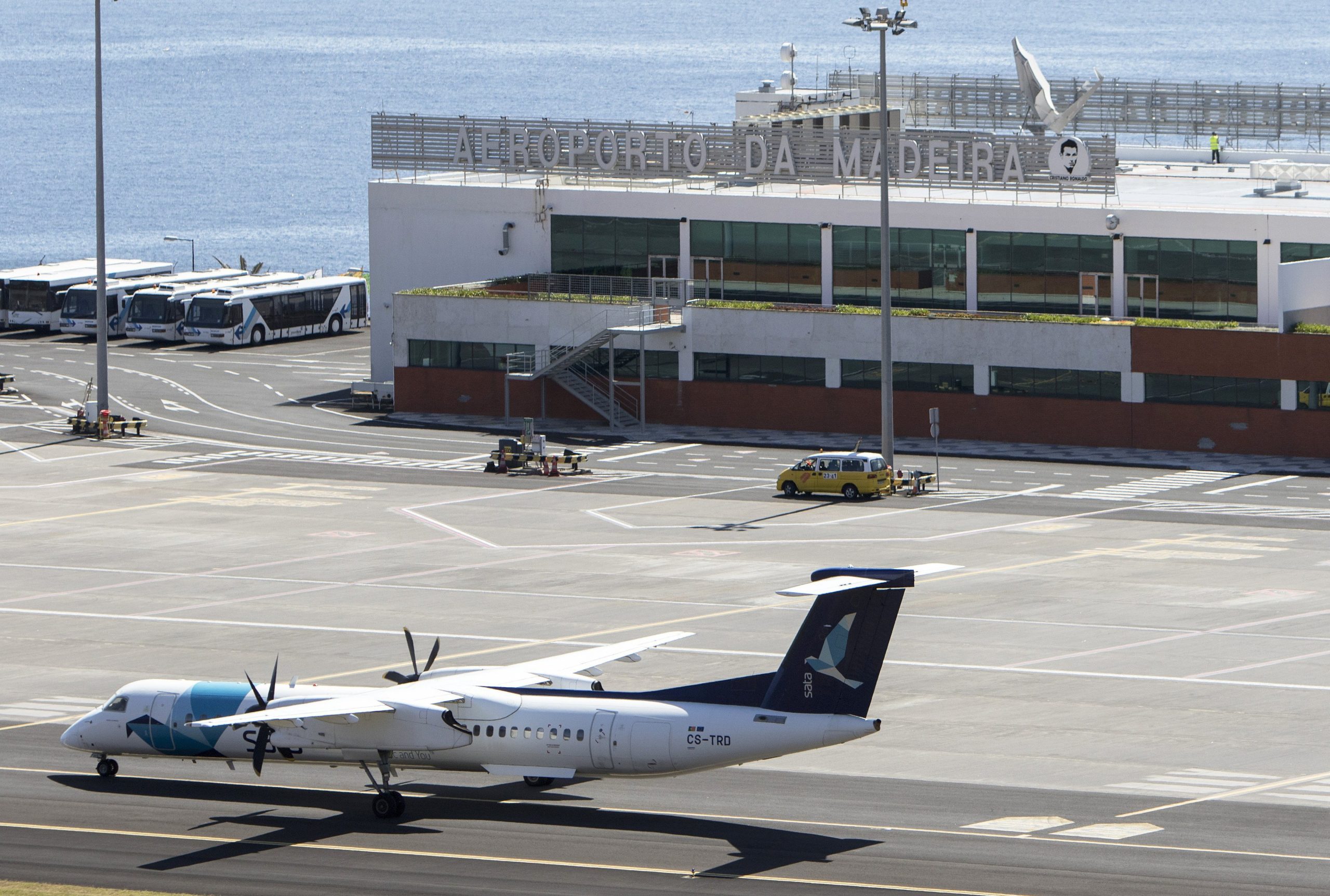 Vento forte continua a cancelar voos na Madeira