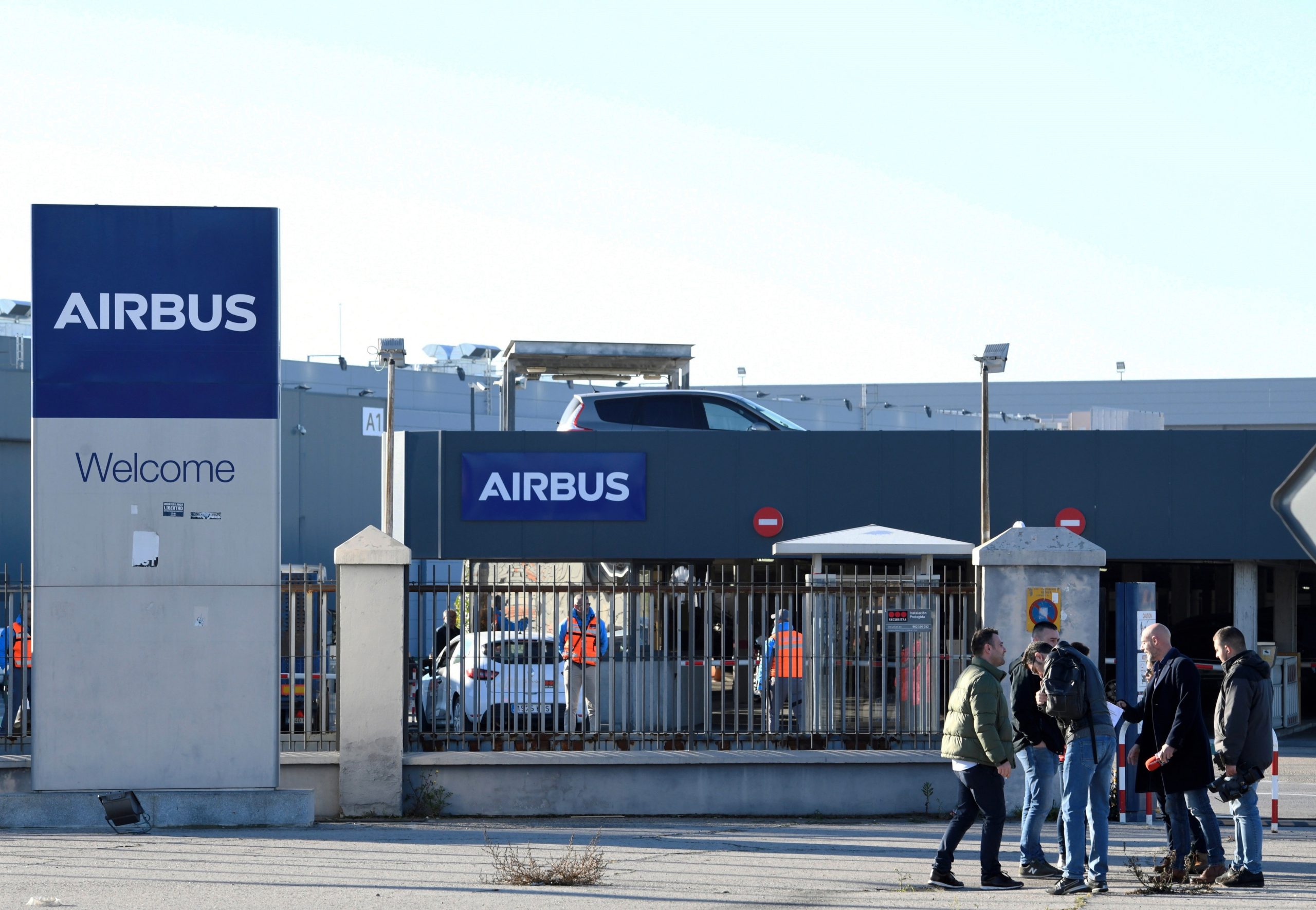 Covid-19: Airbus anuncia suspensão temporária da produção em França e Espanha