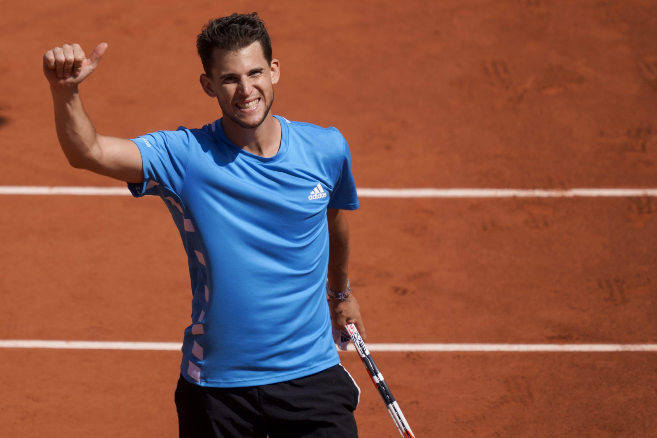 Roland Garros: Thiem vence Djokovic e defronta Nadal na final
