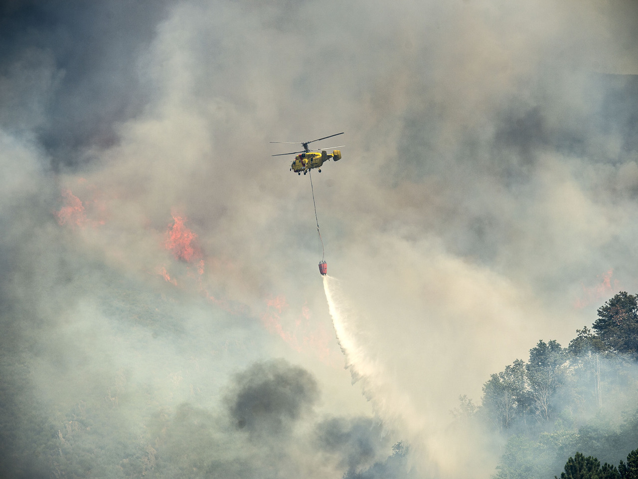 Helicóptero fez duas descargas antes de se despenhar às 12:25