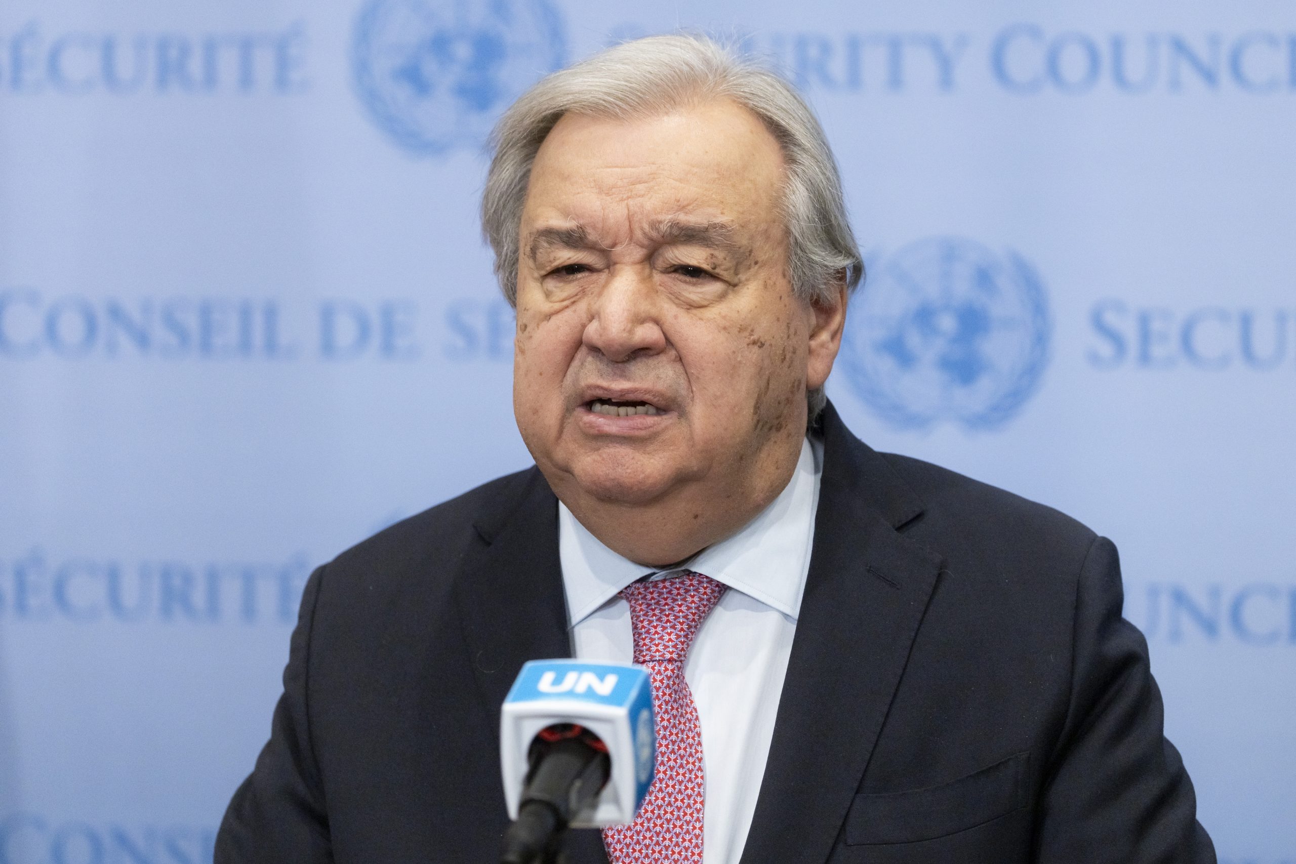Secretário-geral da ONU quer diálogo com o Irão de modo a evitar crise