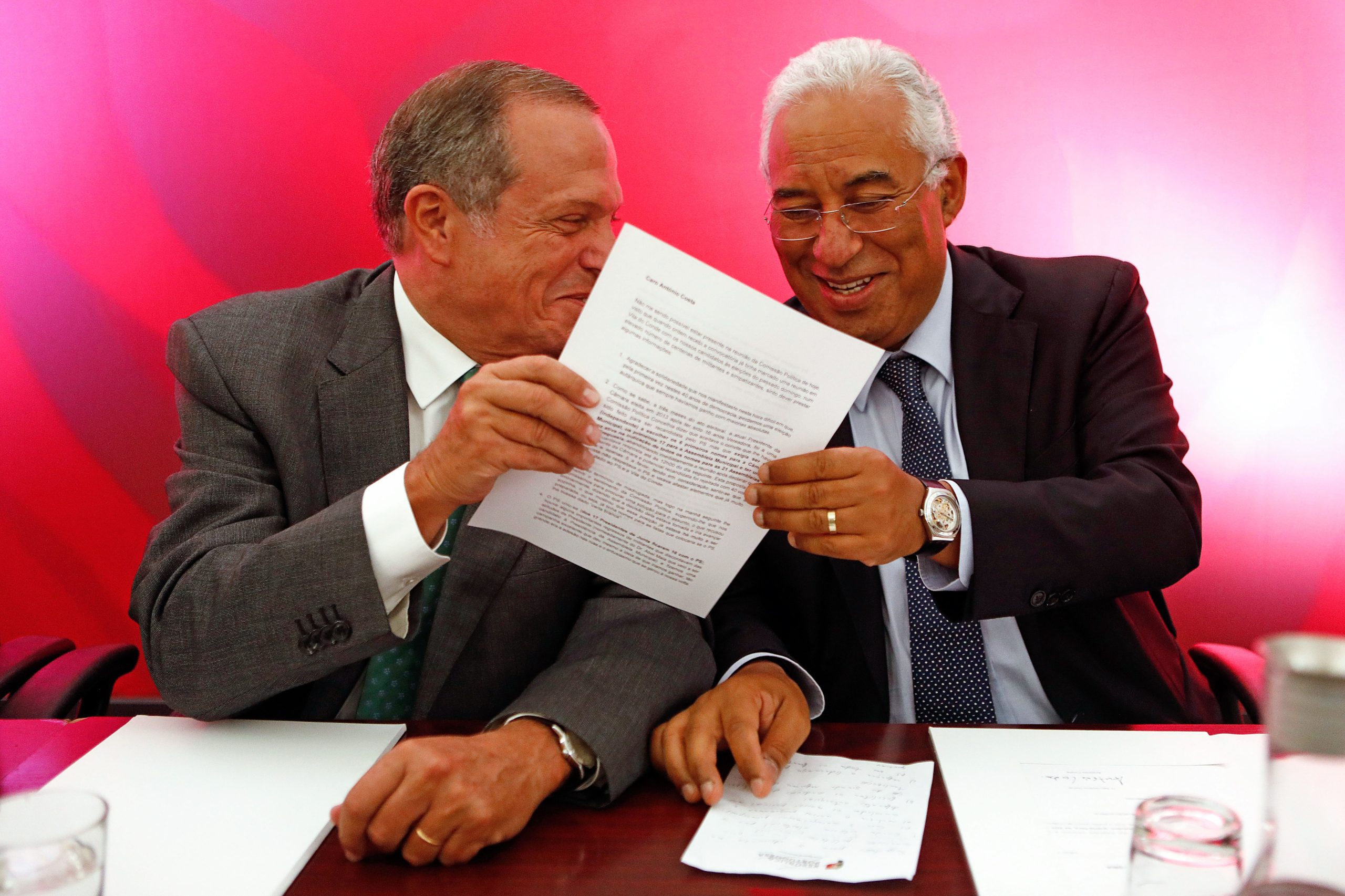 Raríssimas. Carlos César considera que ex-secretário de Estado da Saúde podia ter-se demitido mais cedo