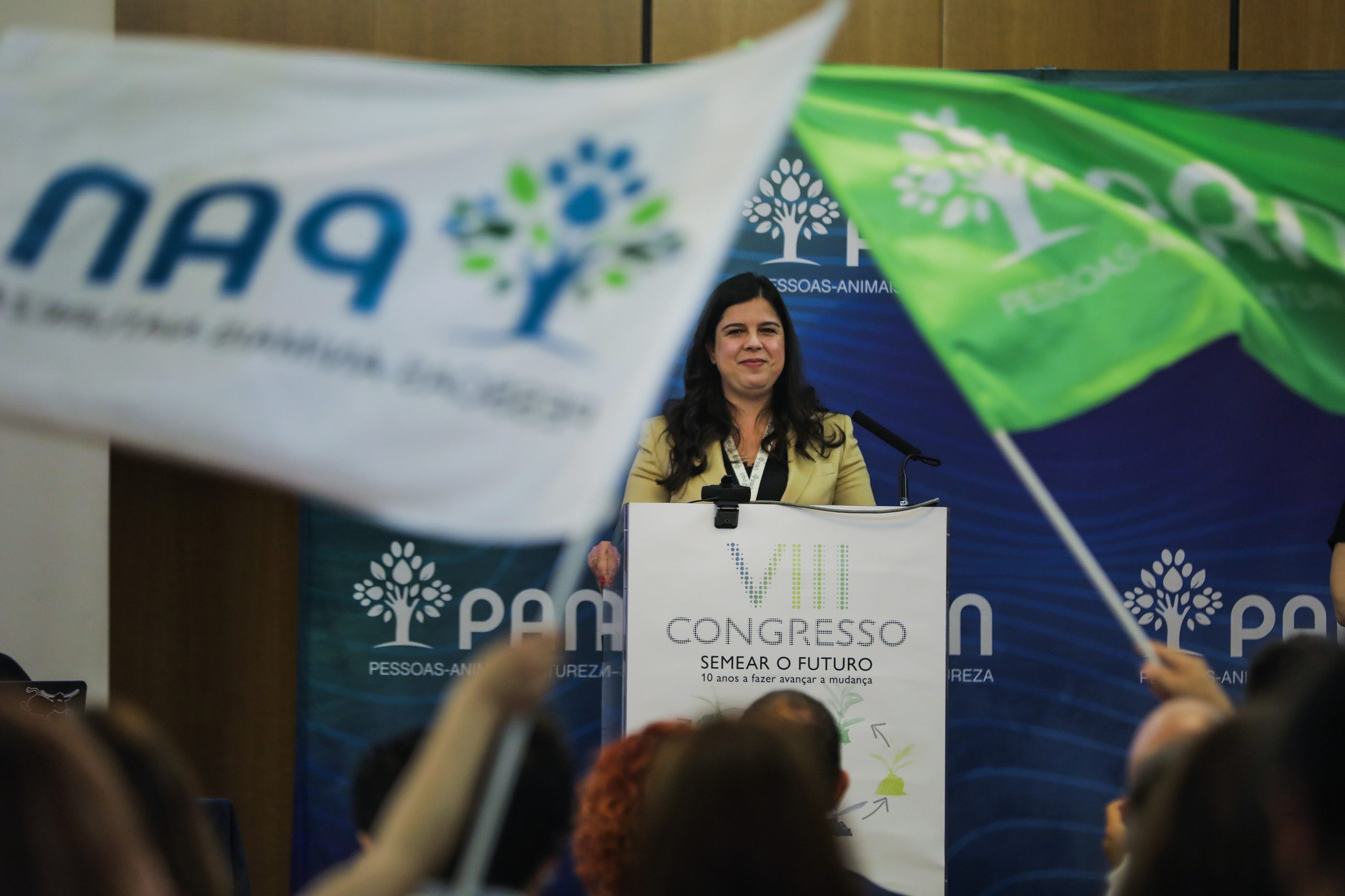 Insultada e ameaçada de morte nas redes sociais. Líder do PAN apresenta queixa ao Ministério Público