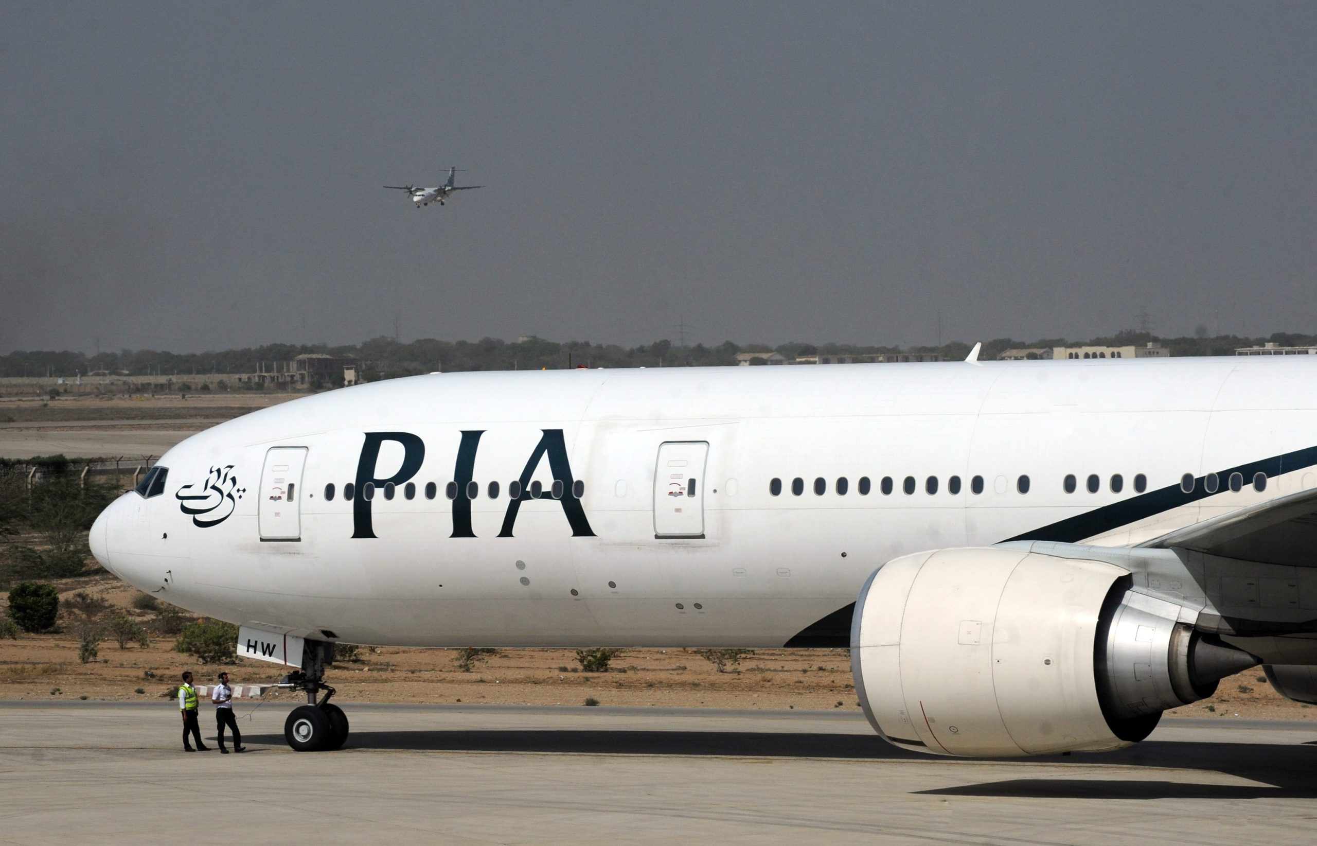 Avião da Pakistan Internacional Arlines despenha-se. 48 mortes confirmadas