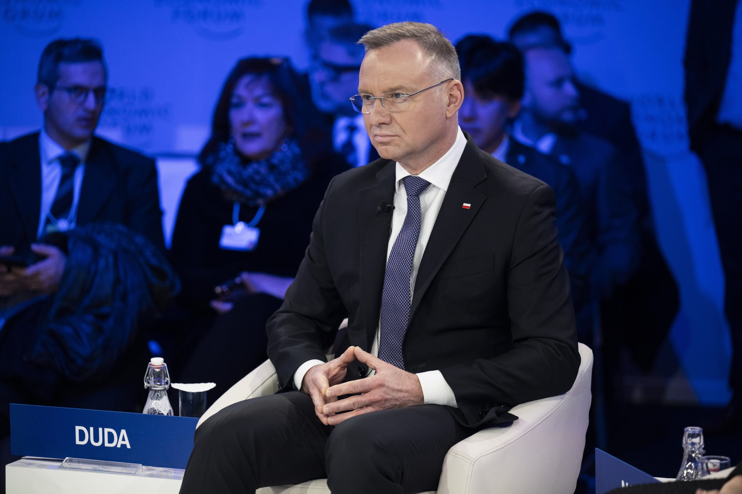 Presidente polaco acusa UE de forçar mudança de governo ao reter fundos comunitários