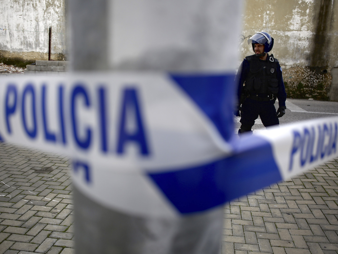 Tiroteio no Barreiro faz um morto e três feridos. PSP procura fugitivos