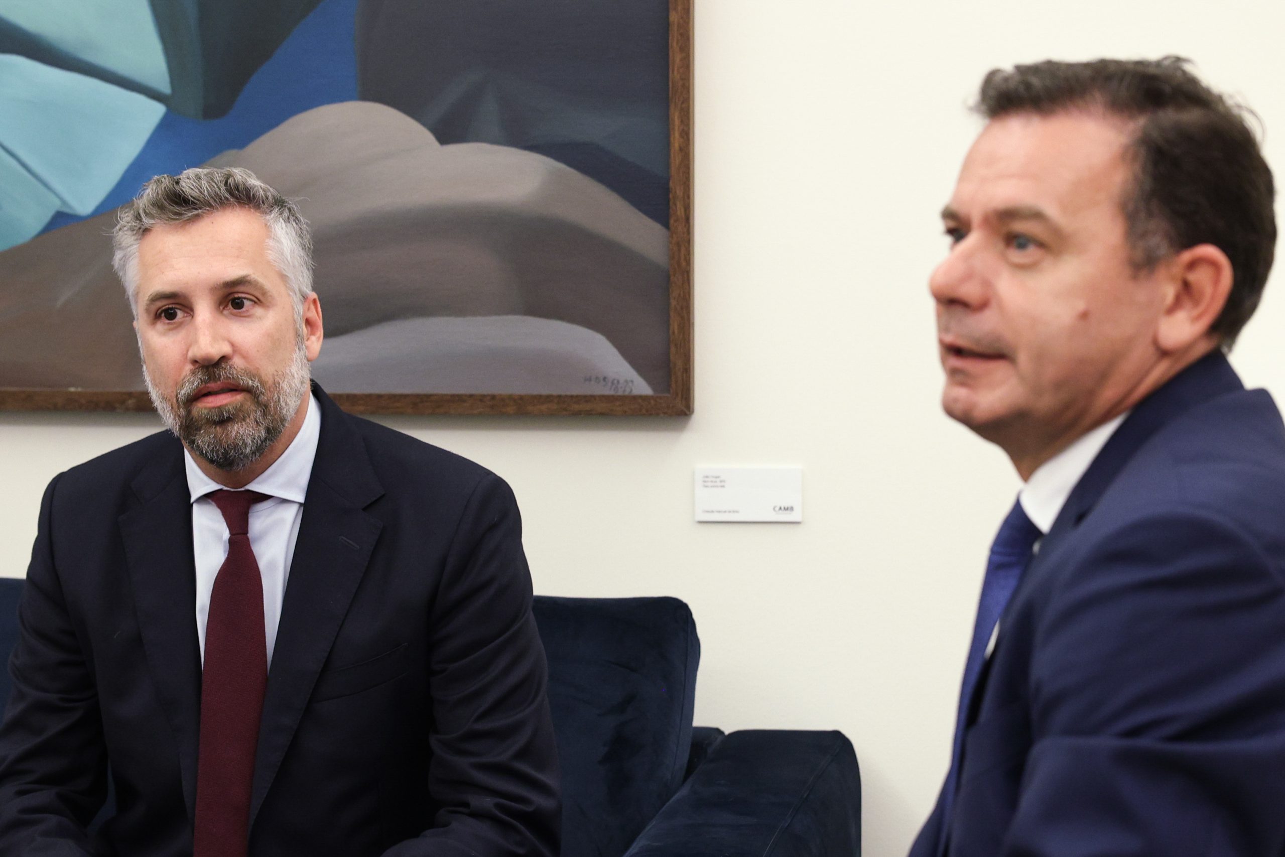 É o dia do último debate: Montenegro e Pedro Nuno enfrentam-se a três semanas das eleições