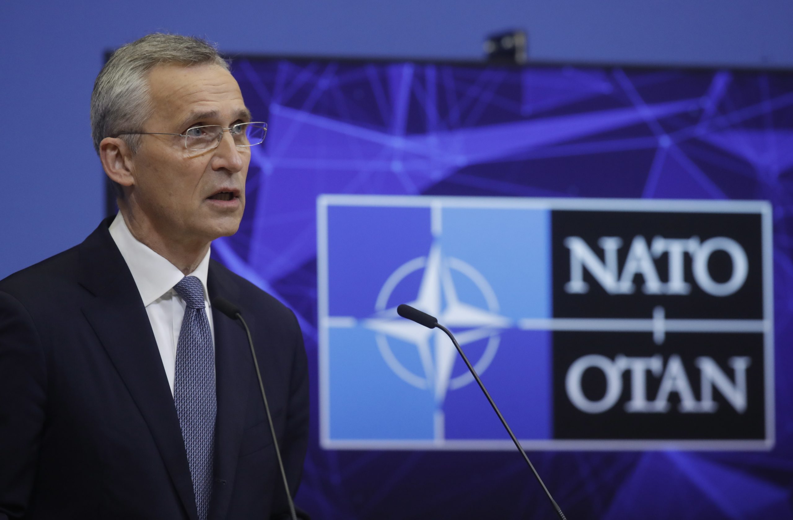 Ucrânia: NATO pede à Rússia que pare imediatamente com escalada e diz confiar no diálogo