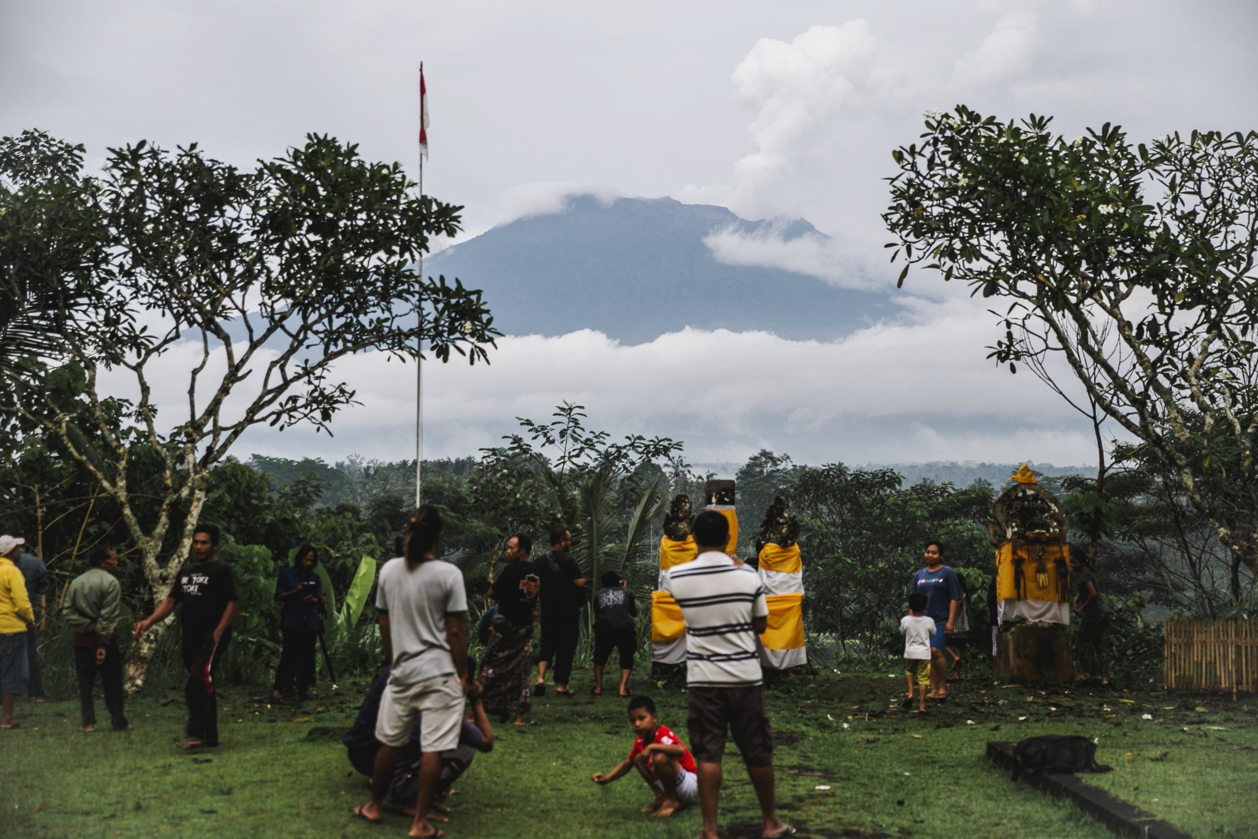 Bali: Aeroporto vai reabrir após mudança de direção da cinza vulcânica