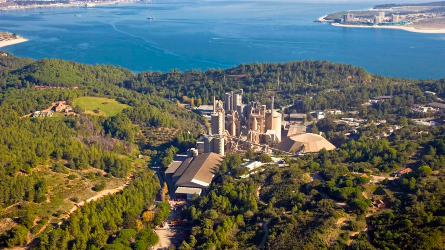 O que faz a Secil, a empresa que a Semapa vai vender por 1,4 mil milhões de euros?