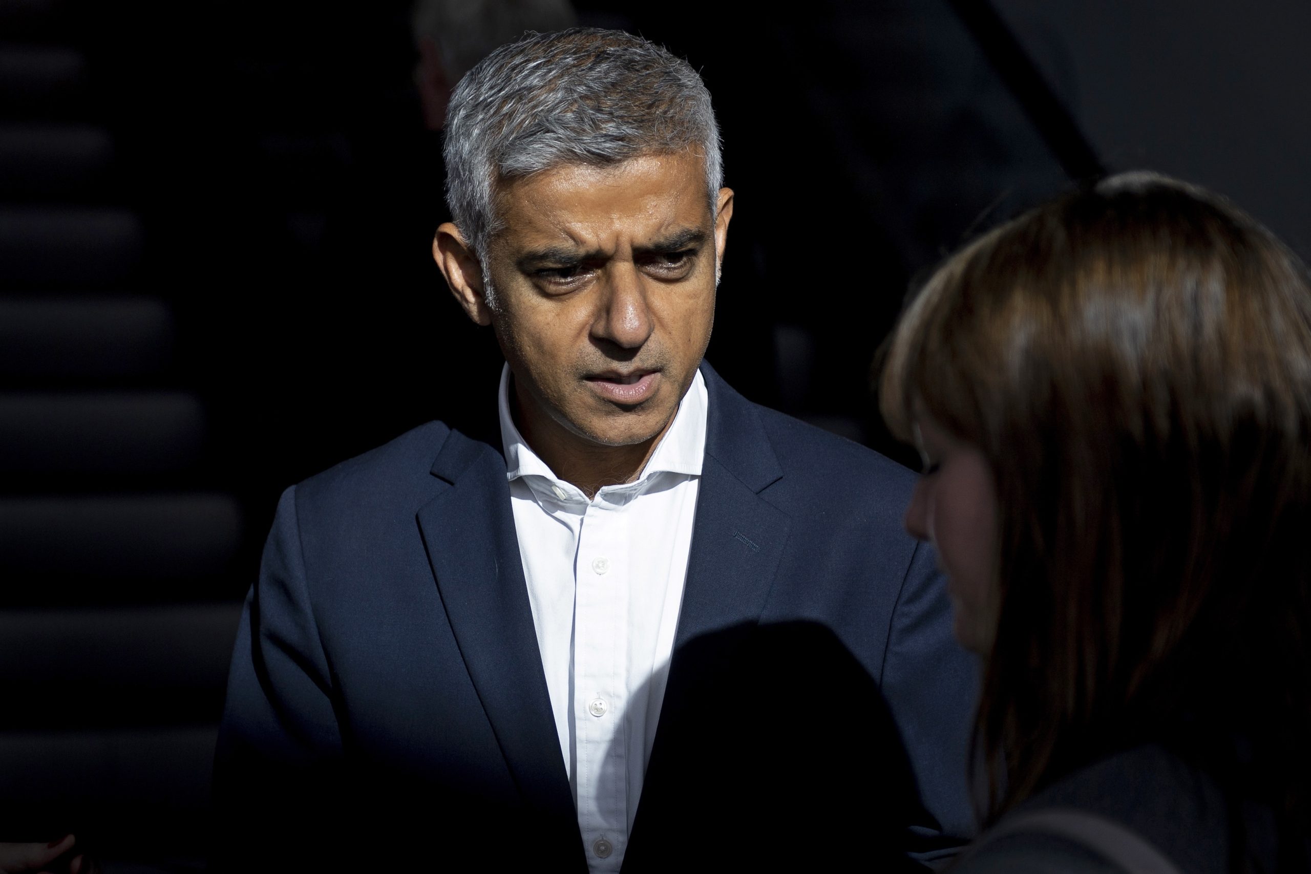 Brexit. Presidente da Câmara de Londres pede referendo com opção de ficar na União Europeia