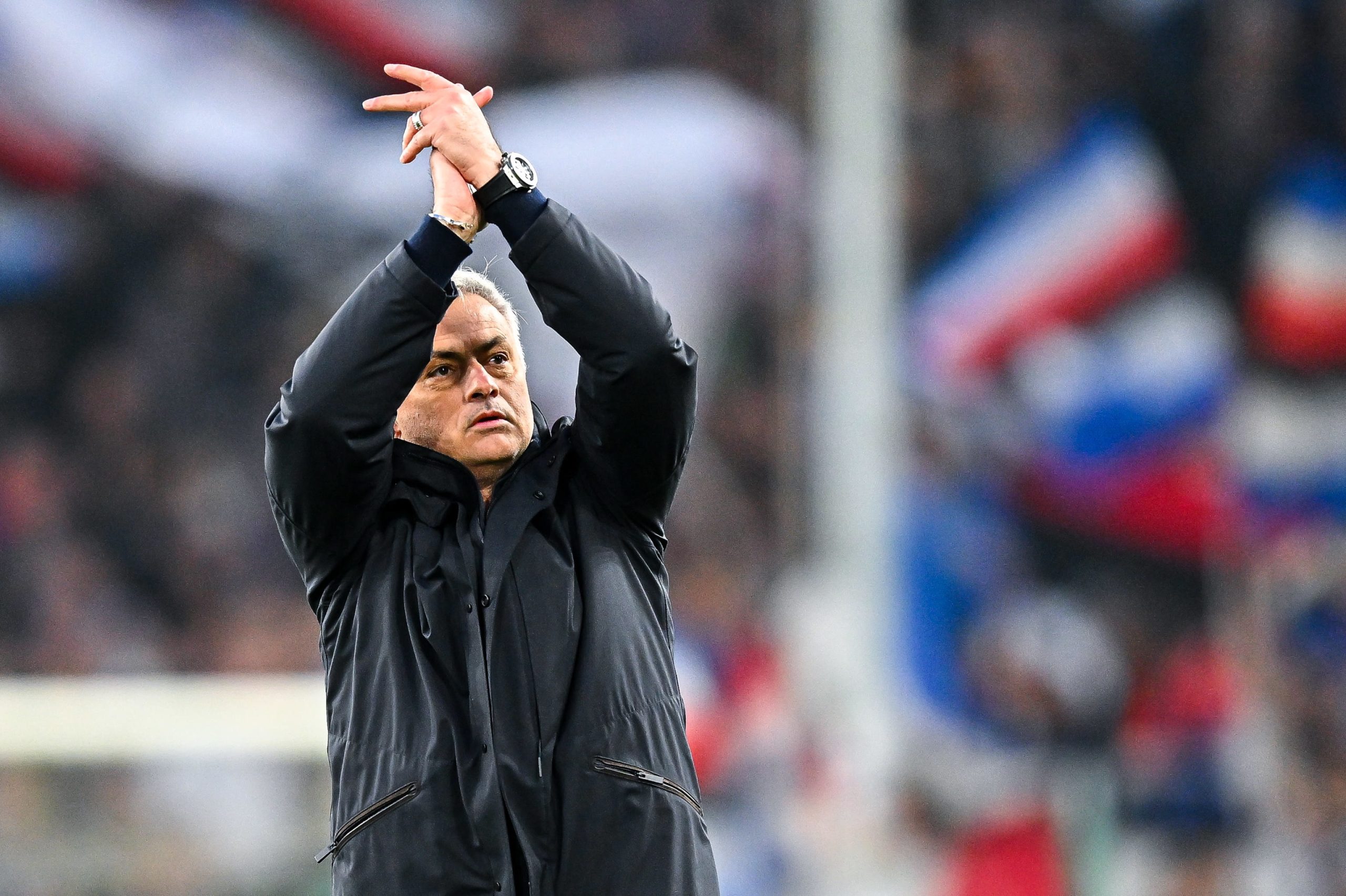 Serie A: Roma, de Mourinho, vence em Génova e isola-se no quinto lugar em Itália