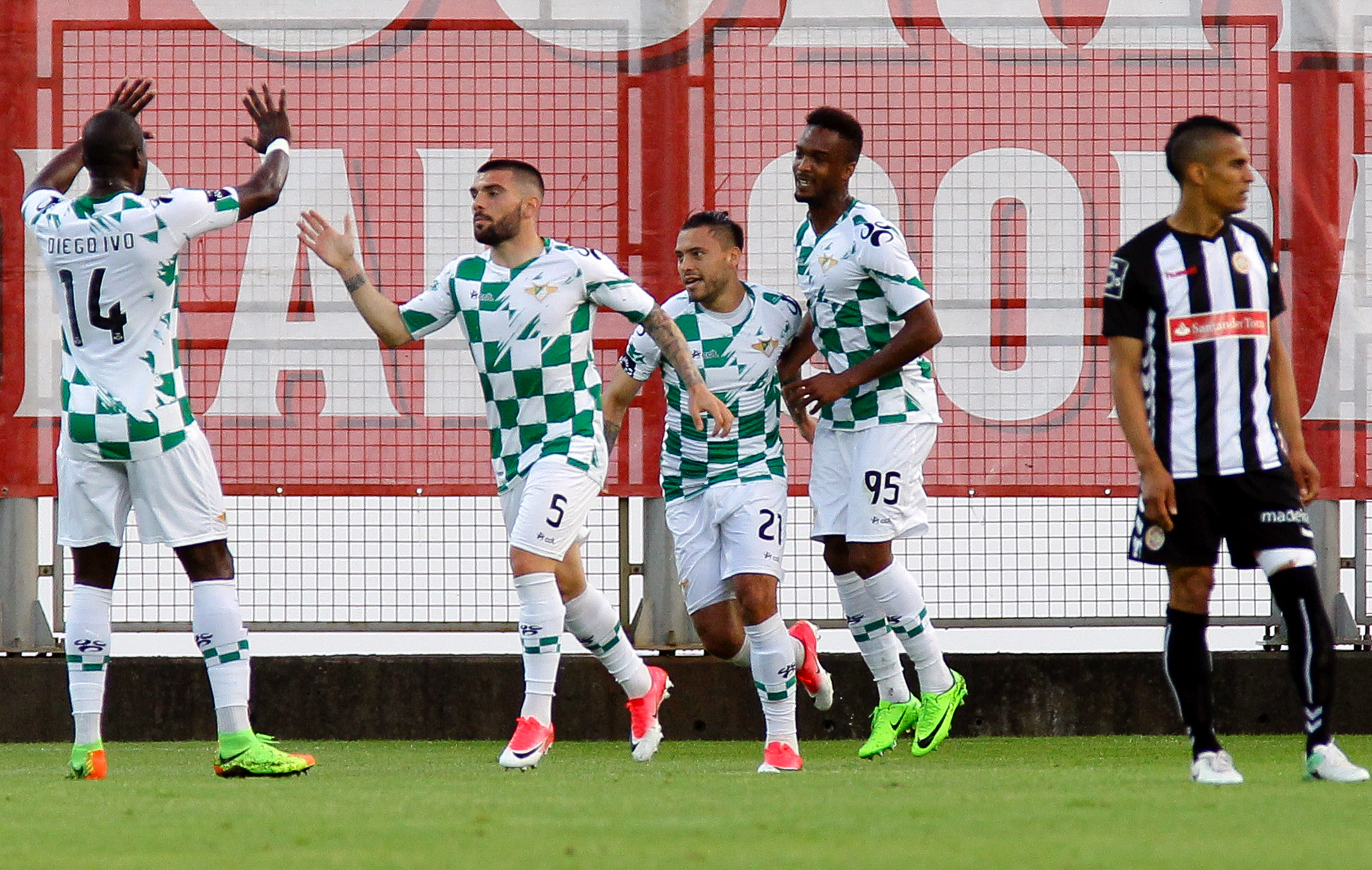 Moreirense vence Nacional no Funchal e afasta-se da despromoção