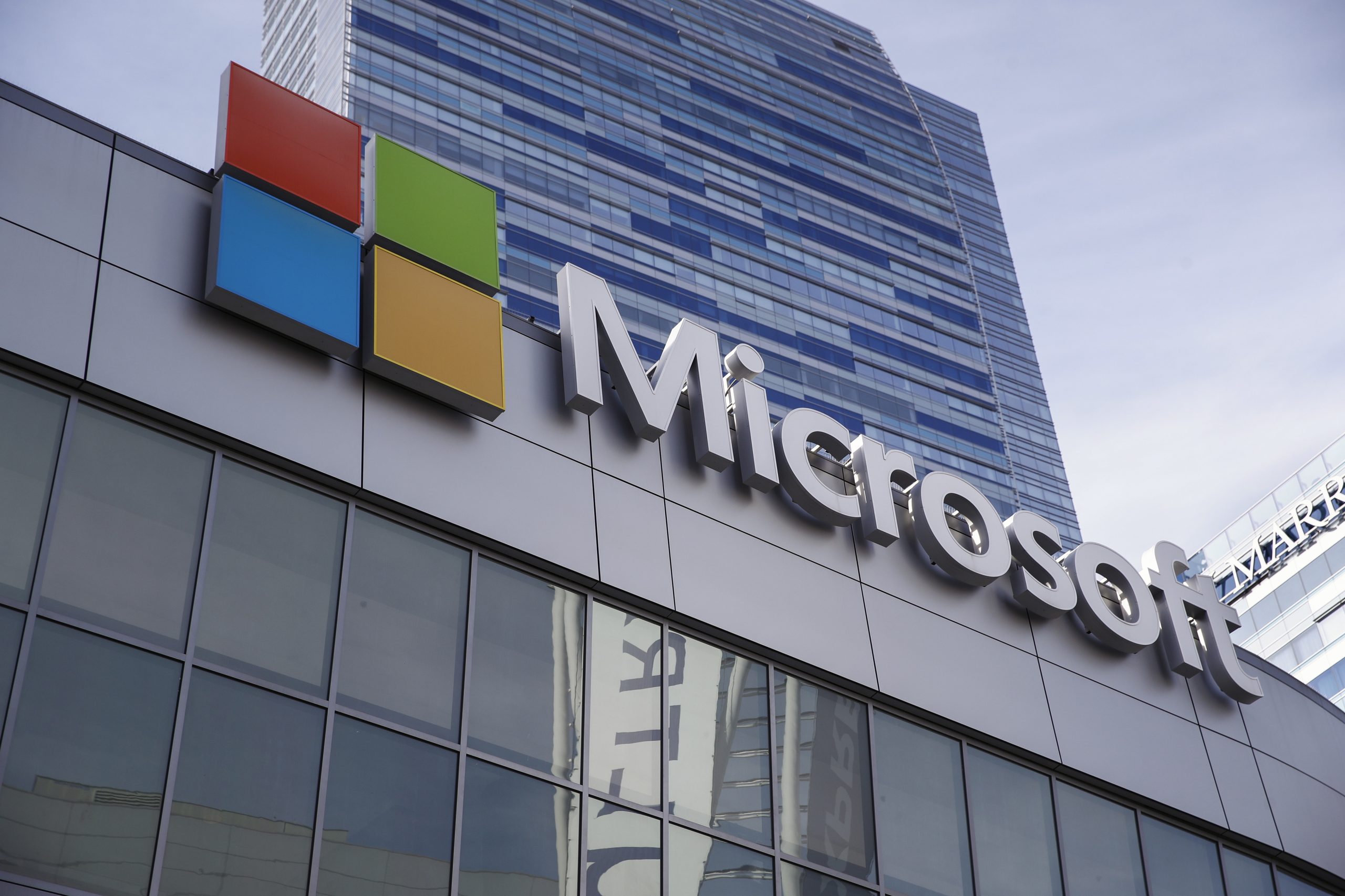 Google denuncia Microsoft à Comissão Europeia por alegado monopólio da nuvem