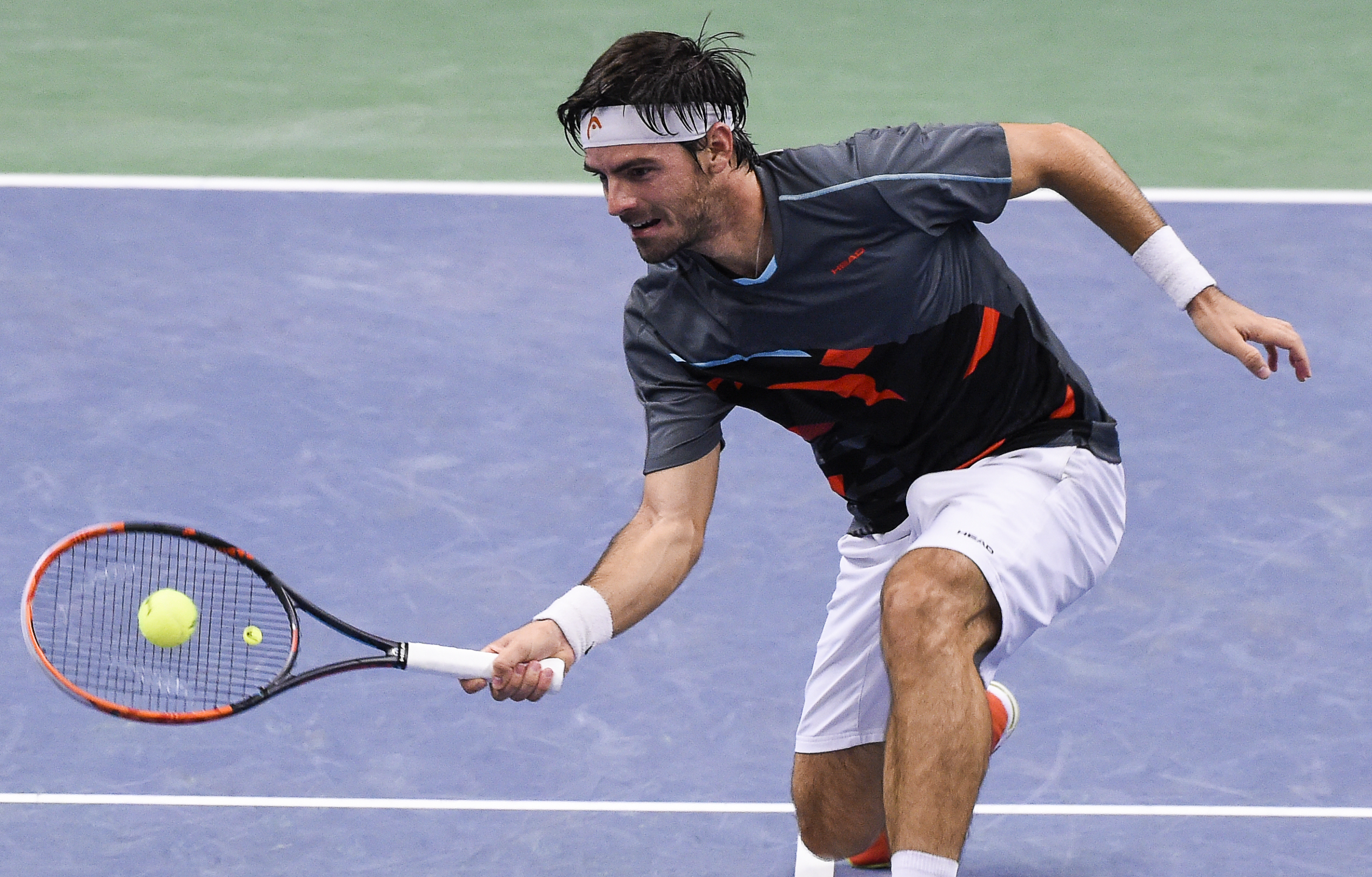 Gastão Elias qualifica-se para a segunda ronda do torneio de Sydney