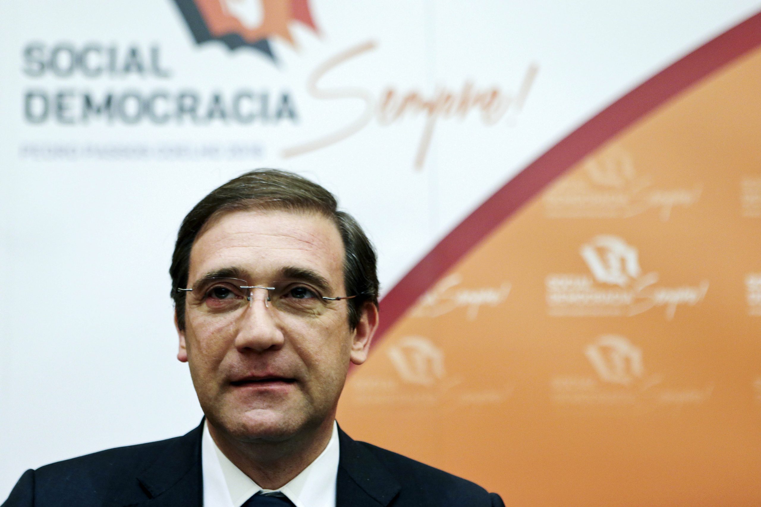Passos Coelho diz que nunca viu um “governo tão revanchista” como o do PS