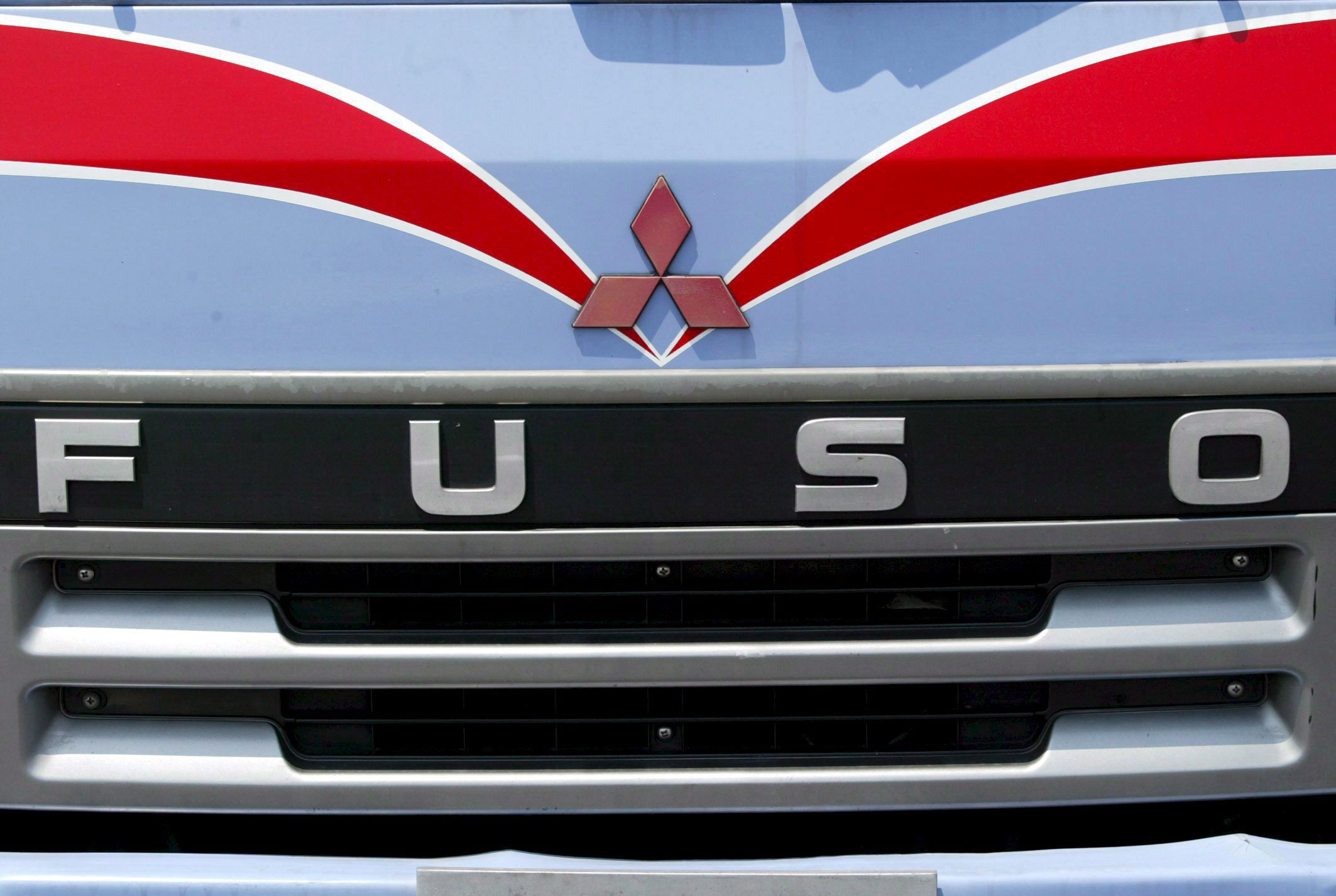 Mitsubishi Fuso suspende produção no Tramagal por duas semanas