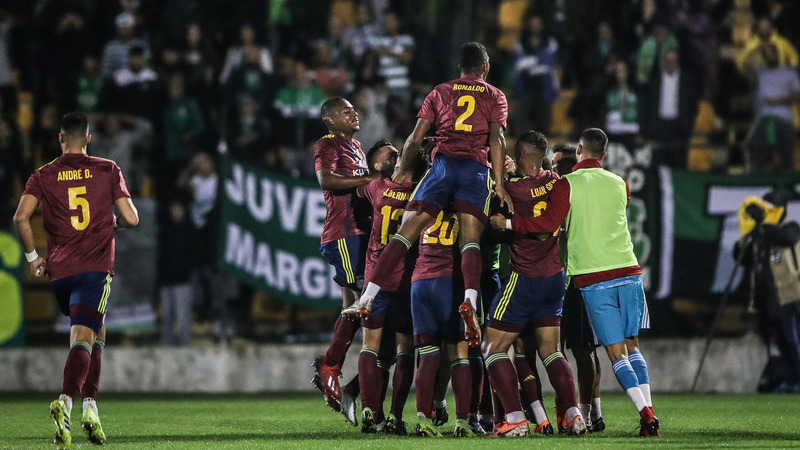 Covid-19: Cancelamento do futebol não-profissional divide emblemas históricos