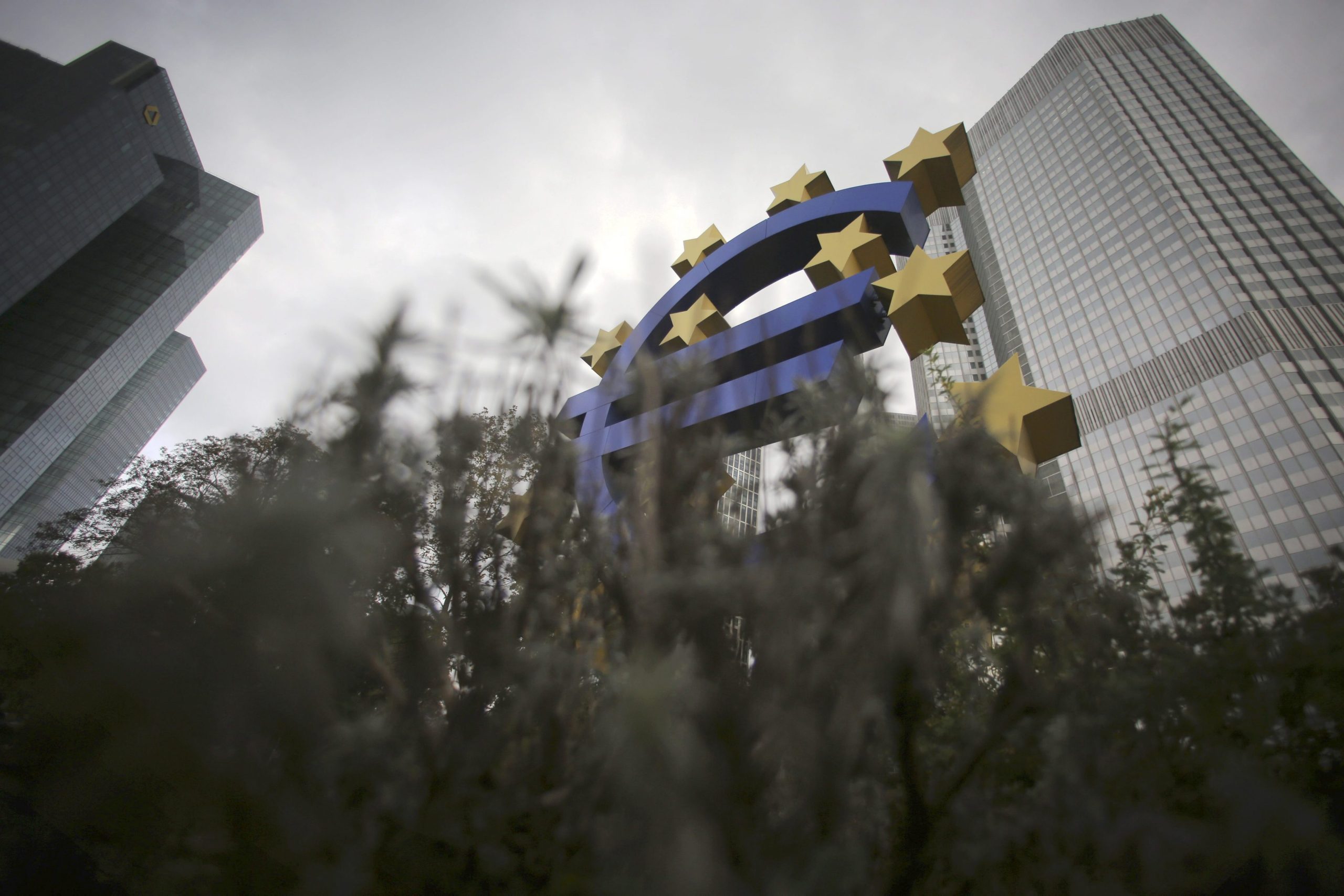 Bancos europeus continuam a lutar por recuperação penalizados pelo malparado