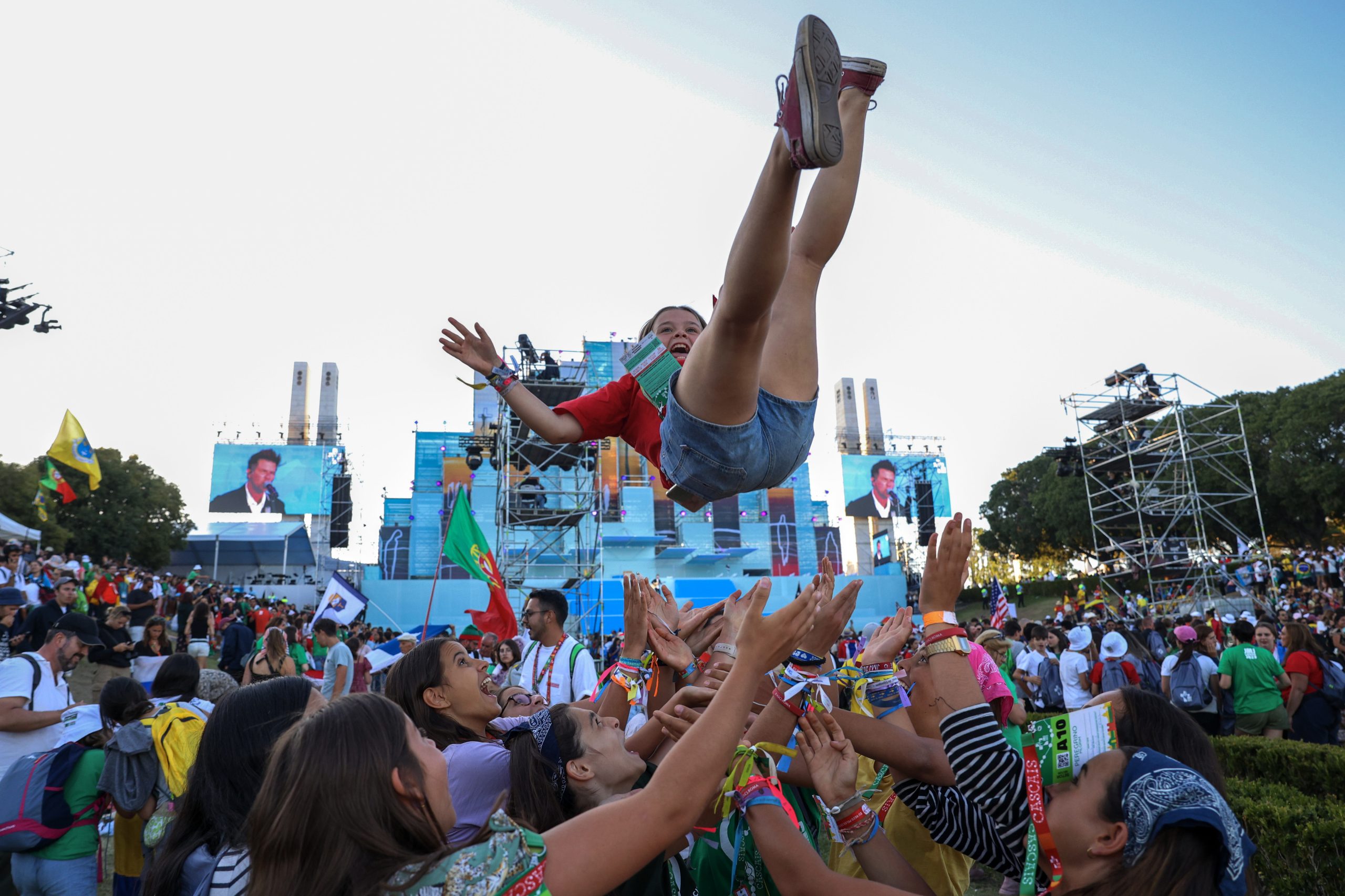 JMJ: Uma hora após Via-Sacra o Parque Eduardo VII continuava repleto de jovens