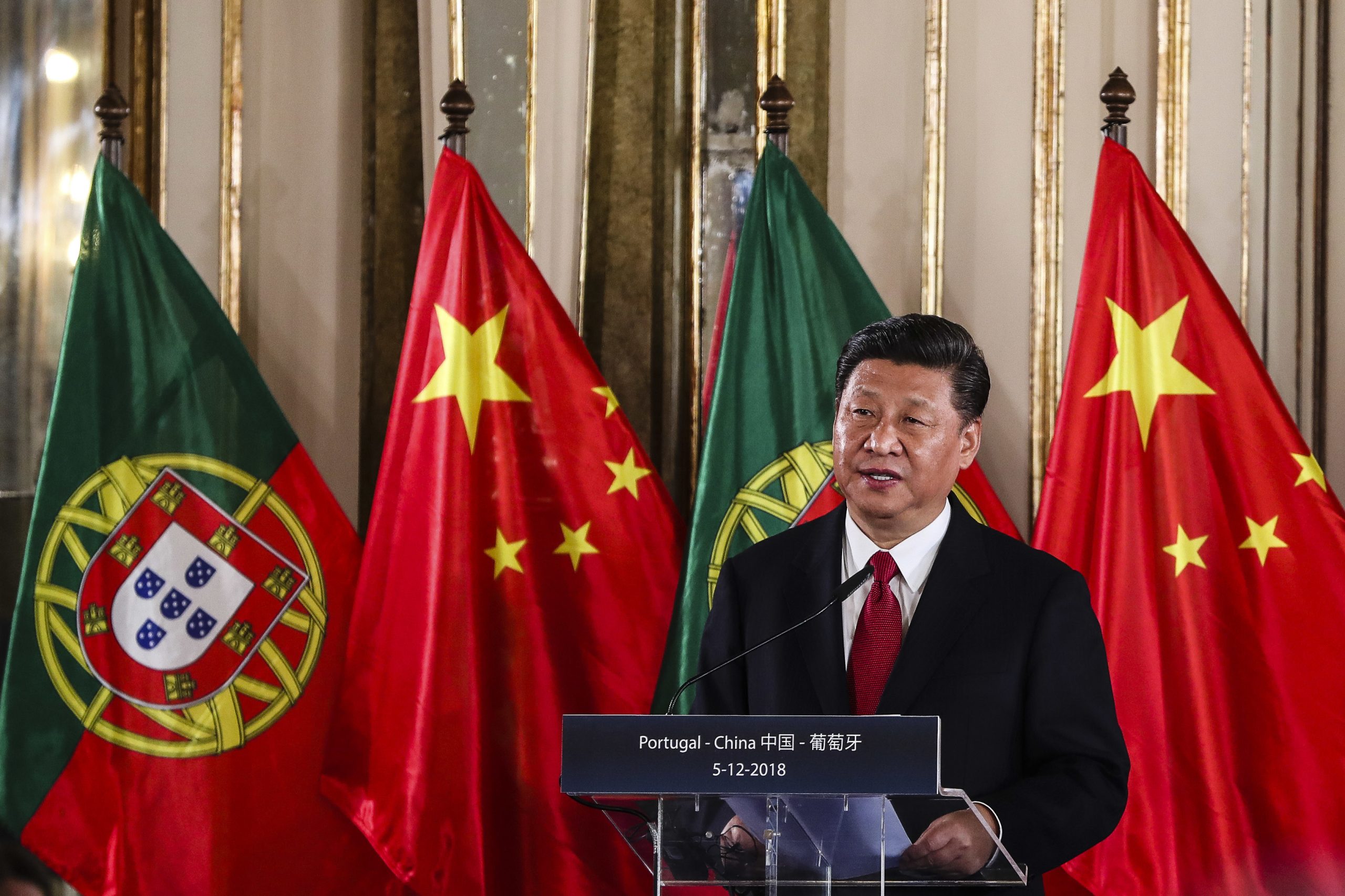Xi Jinping defende multilateralismo, livre comércio e paz