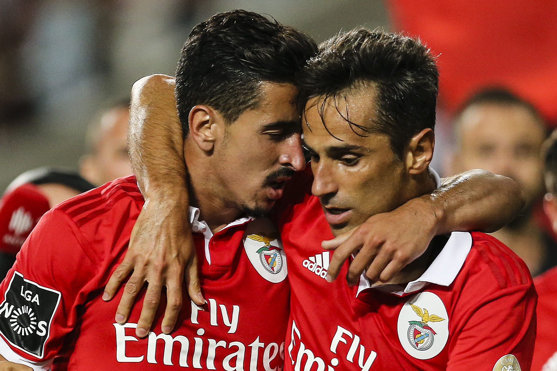 Champions: Benfica multado em 6 mil euros, André Almeida suspenso por dois encontros