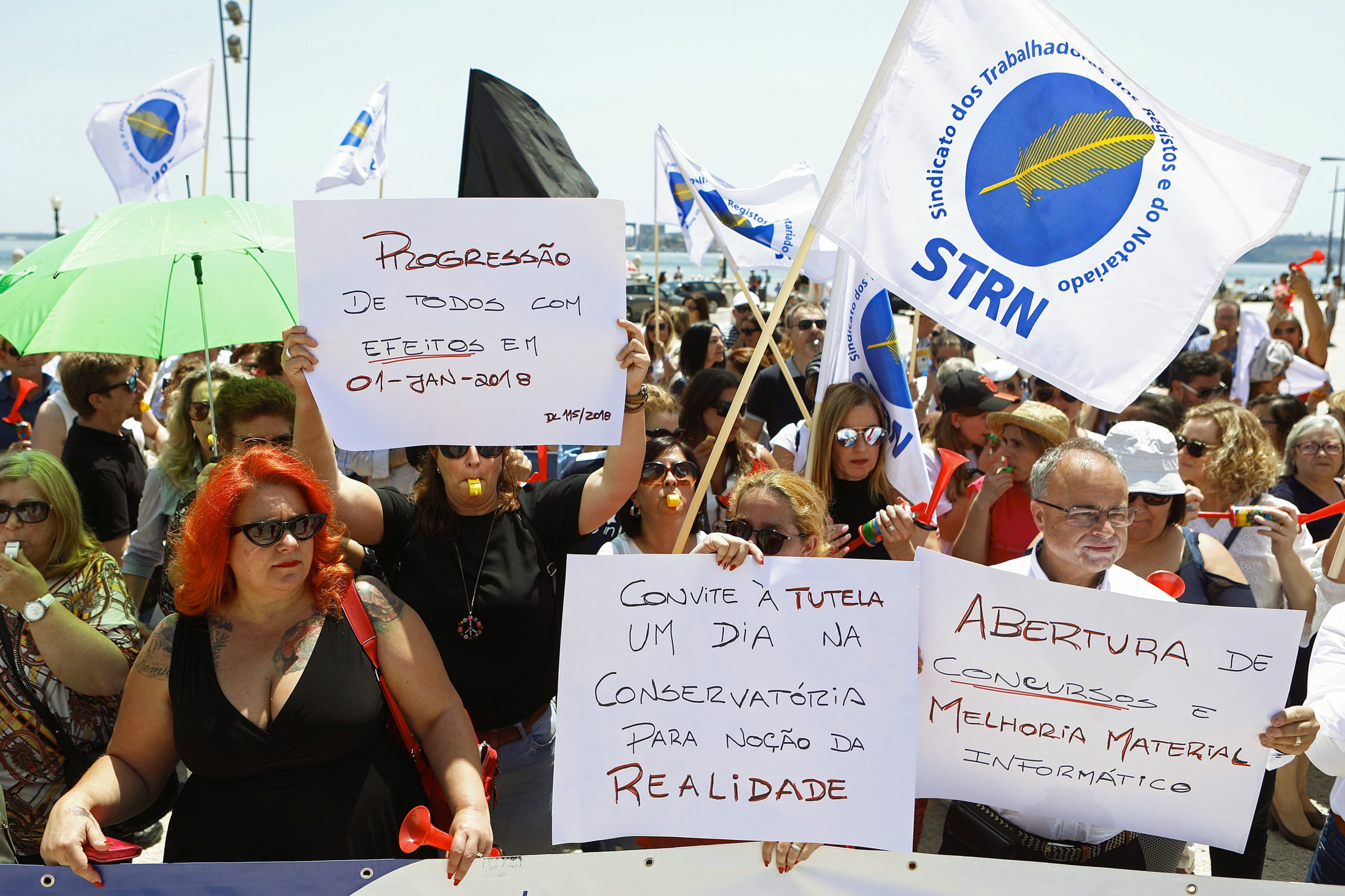Funcionários dos Registos regressam à greve por melhores condições remuneratórias