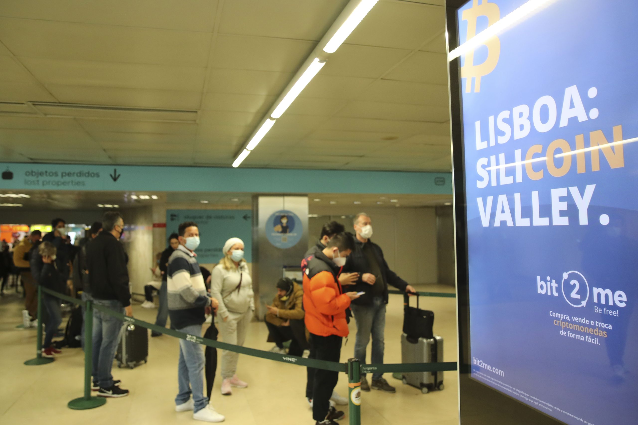 Passageiros nos aeroportos sobem 39,3% em 2021, mas para menos de metade de 2019