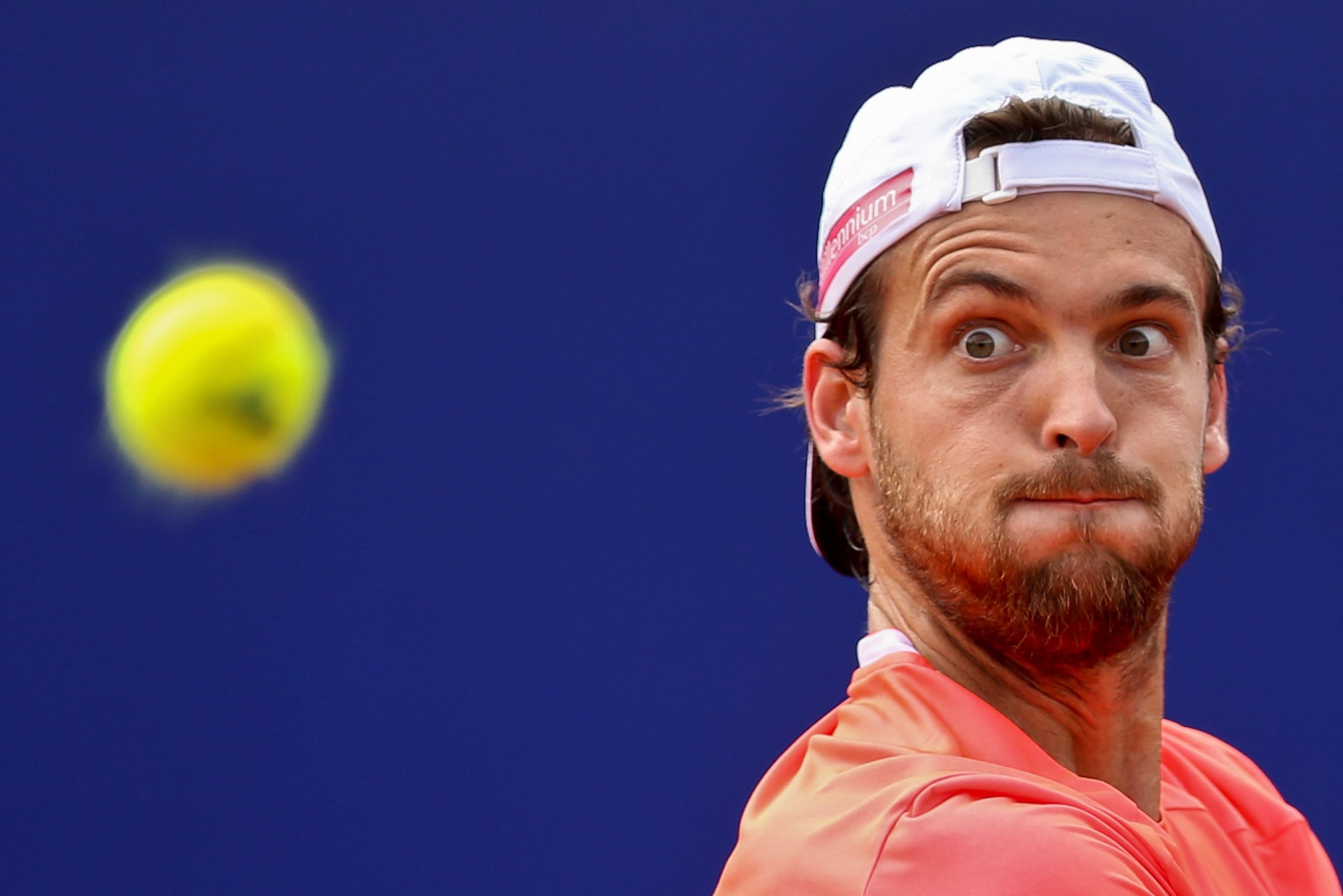 João Sousa desperdiça ‘match-point’ e despede-se à primeira na qualificação de Roland Garros