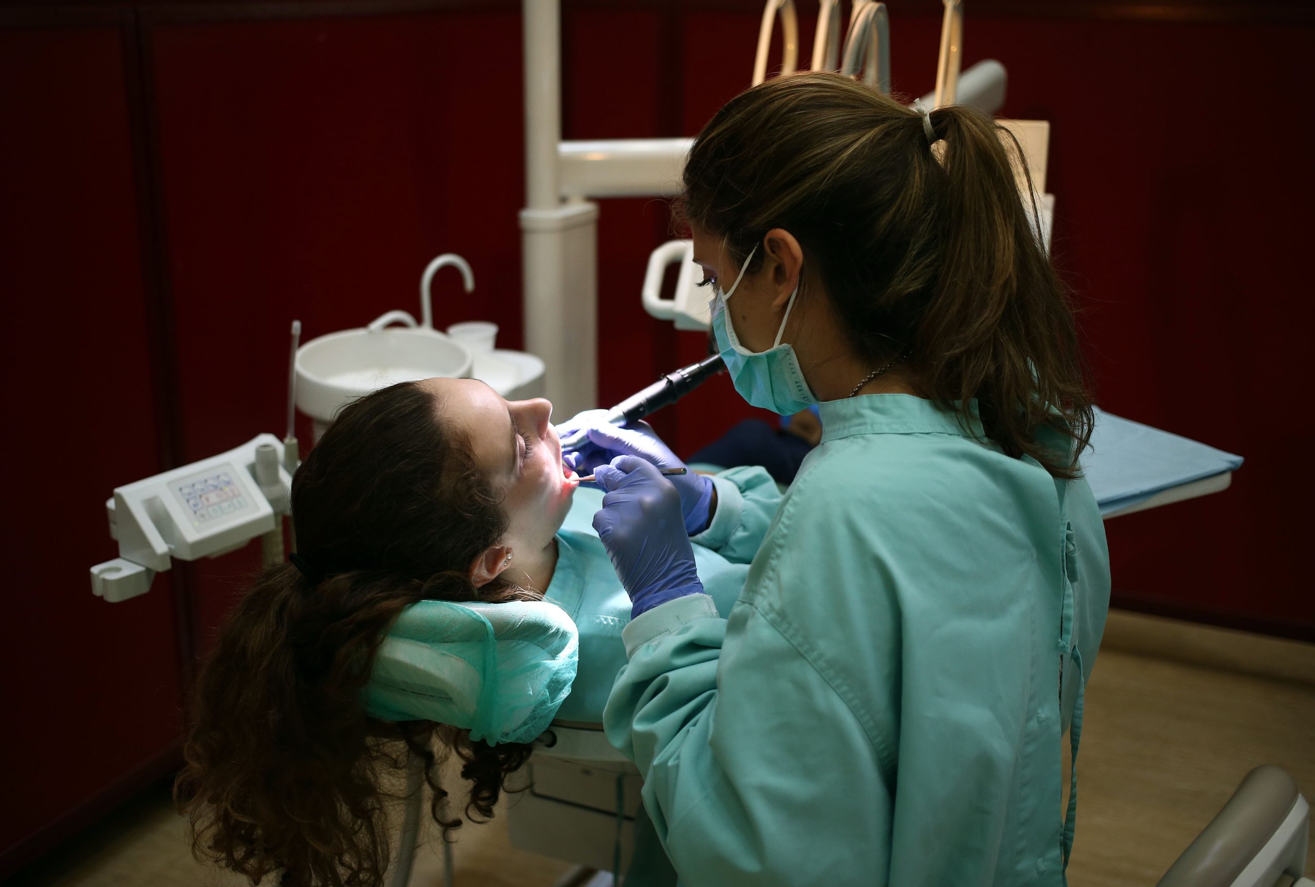 Um em cada cinco estudantes de medicina dentária em Portugal é estrangeiro