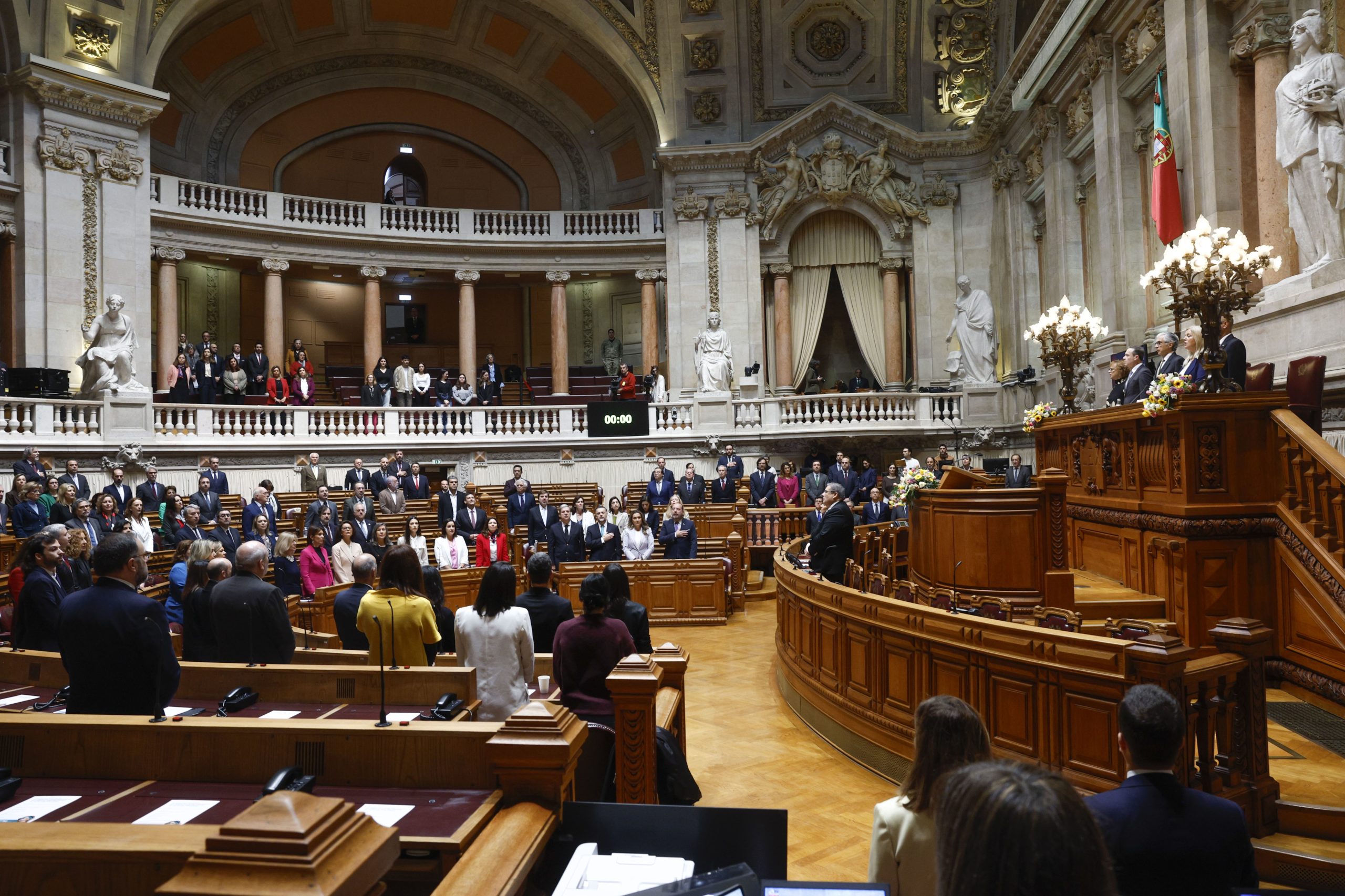 Parlamento aprova por unanimidade constituição das comissões parlamentares