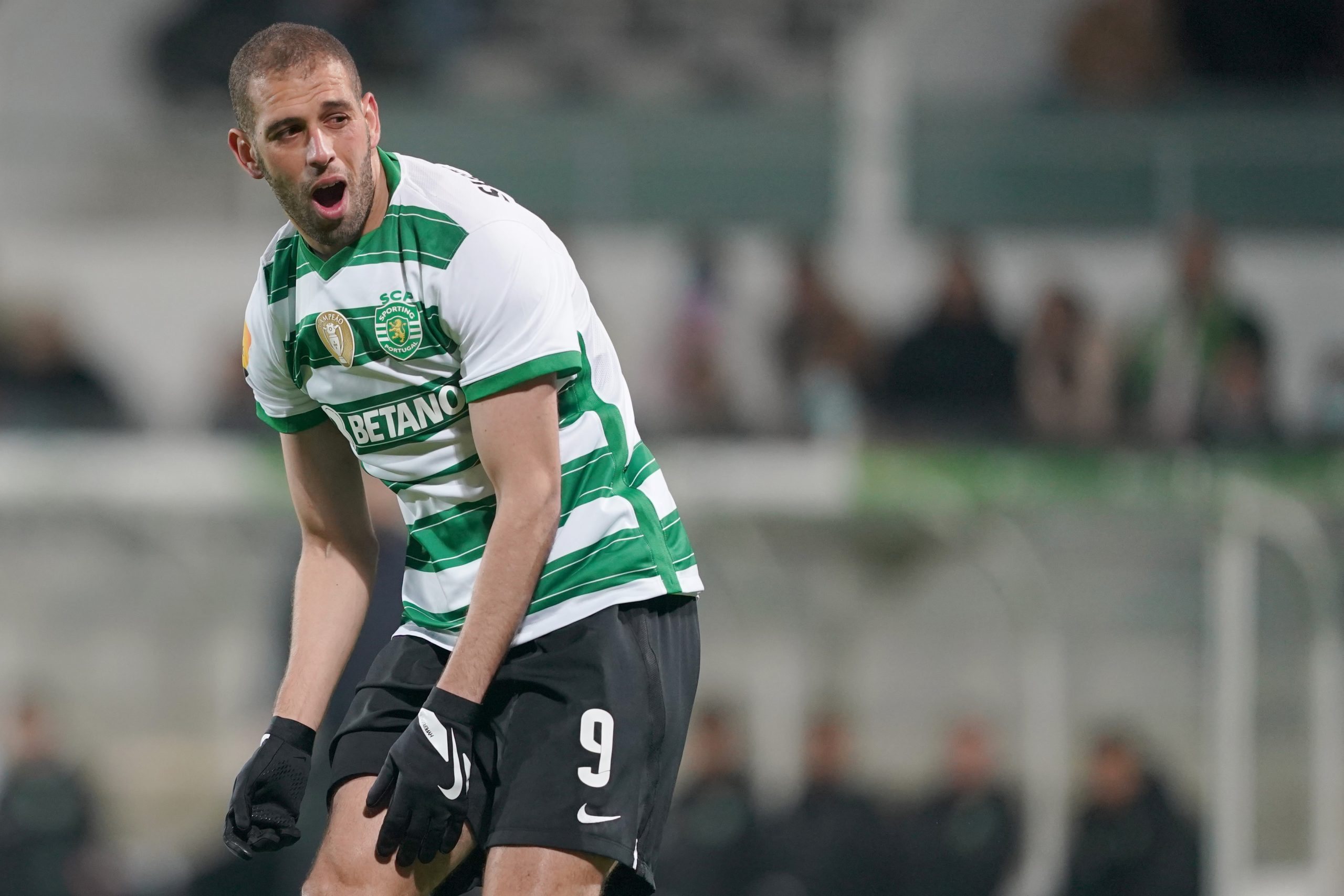 Slimani rescinde com o Sporting e assina pelo Brest