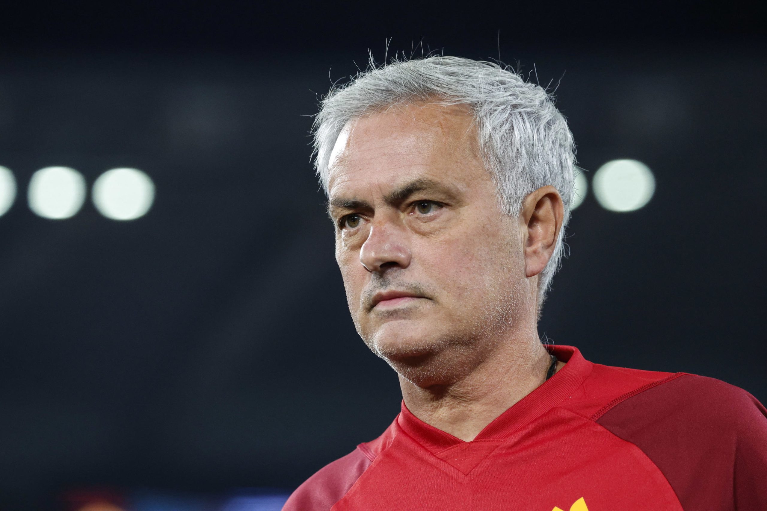 Benfica: amigo Mário Branco dá contrato até final da temporada a José Mourinho