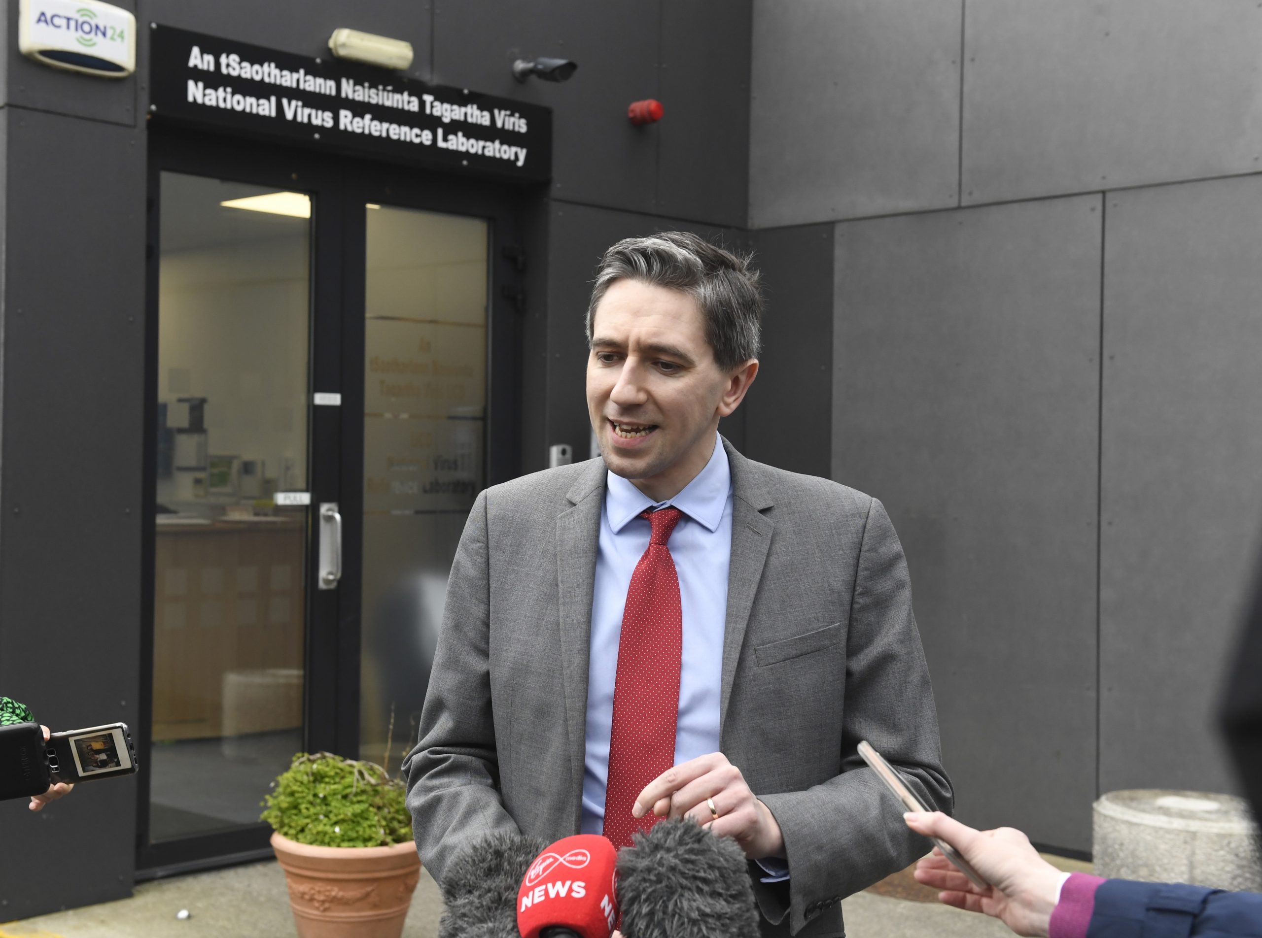 Simon Harris será o primeiro-ministro mais jovem de sempre da Irlanda