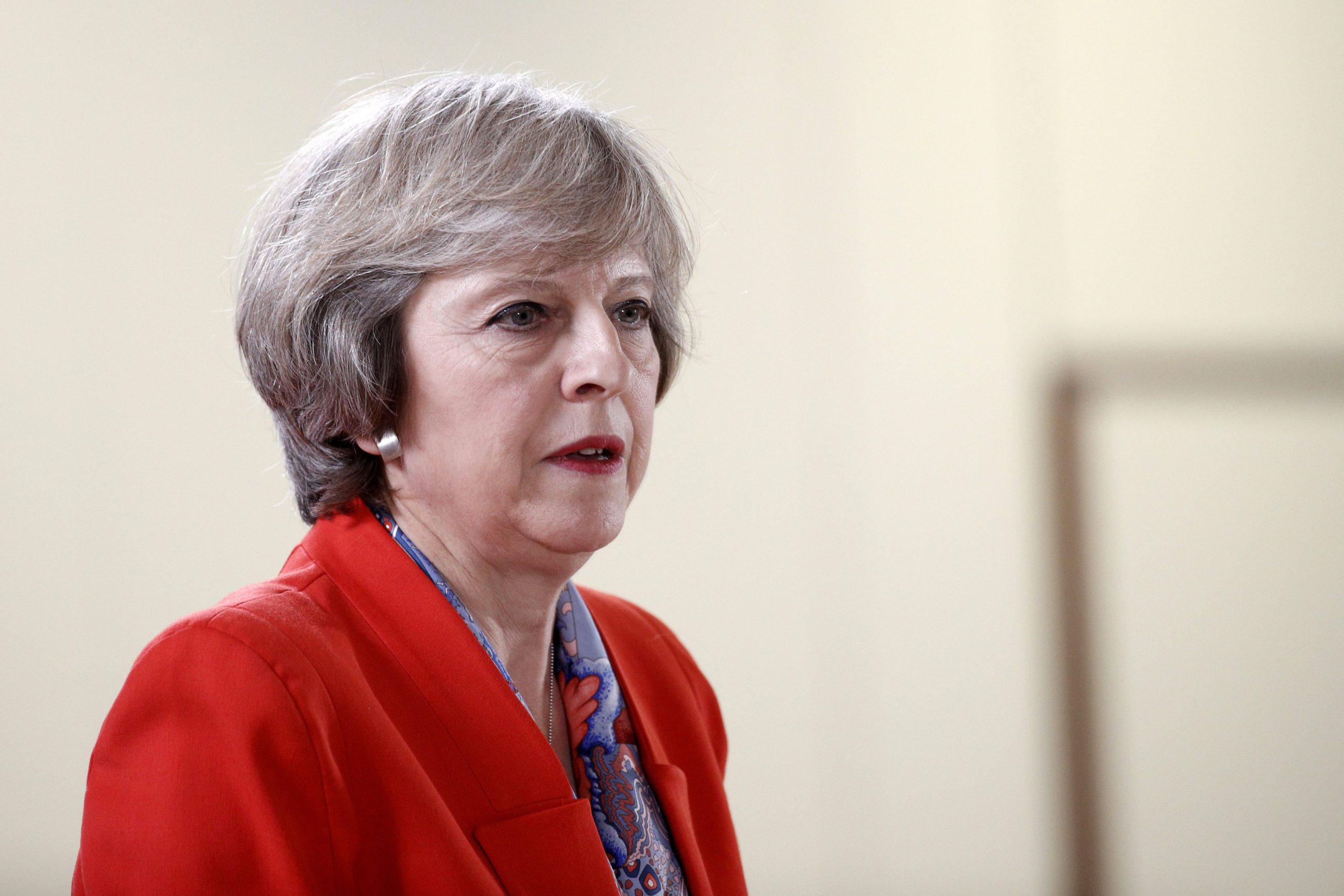 Theresa May mantém calendário para o Brexit apesar de decisão judicial sobre voto no Parlamento