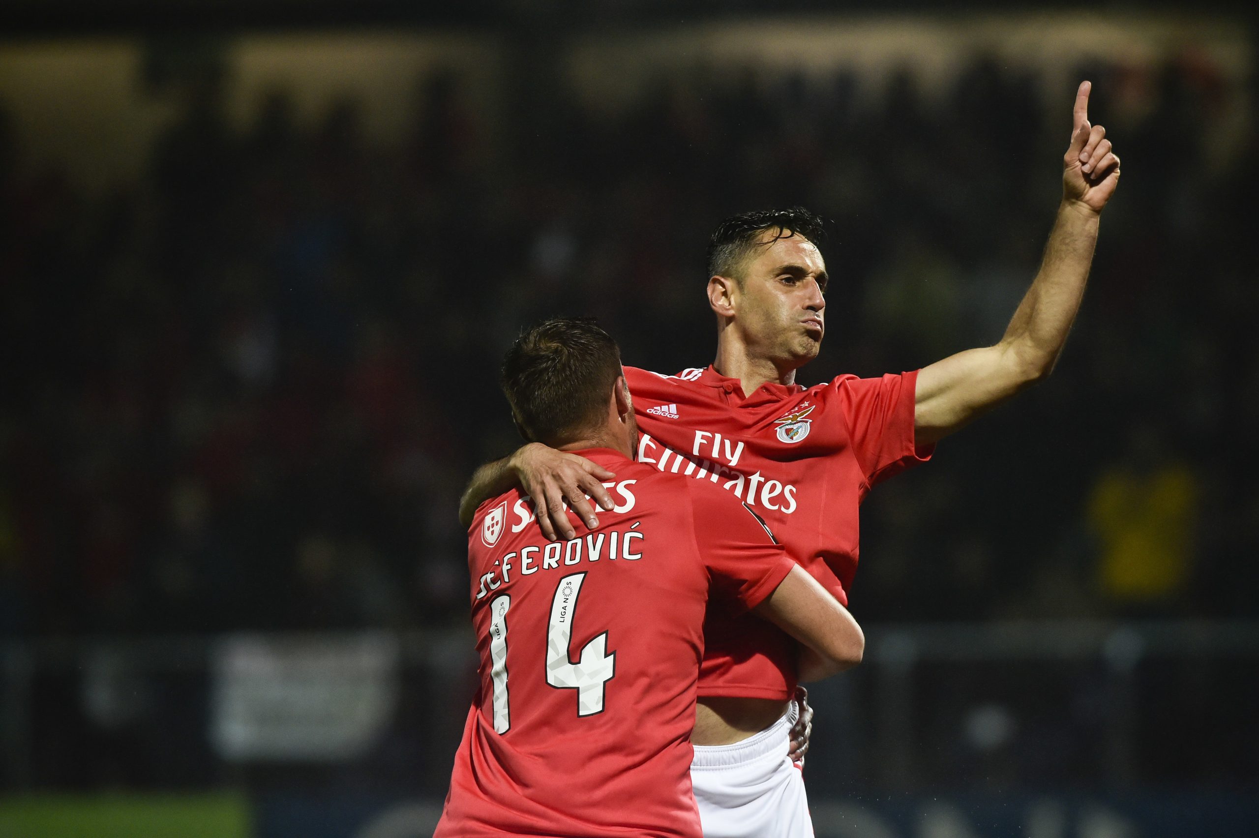 Benfica vence em Tondela após duas derrotas consecutivas no campeonato
