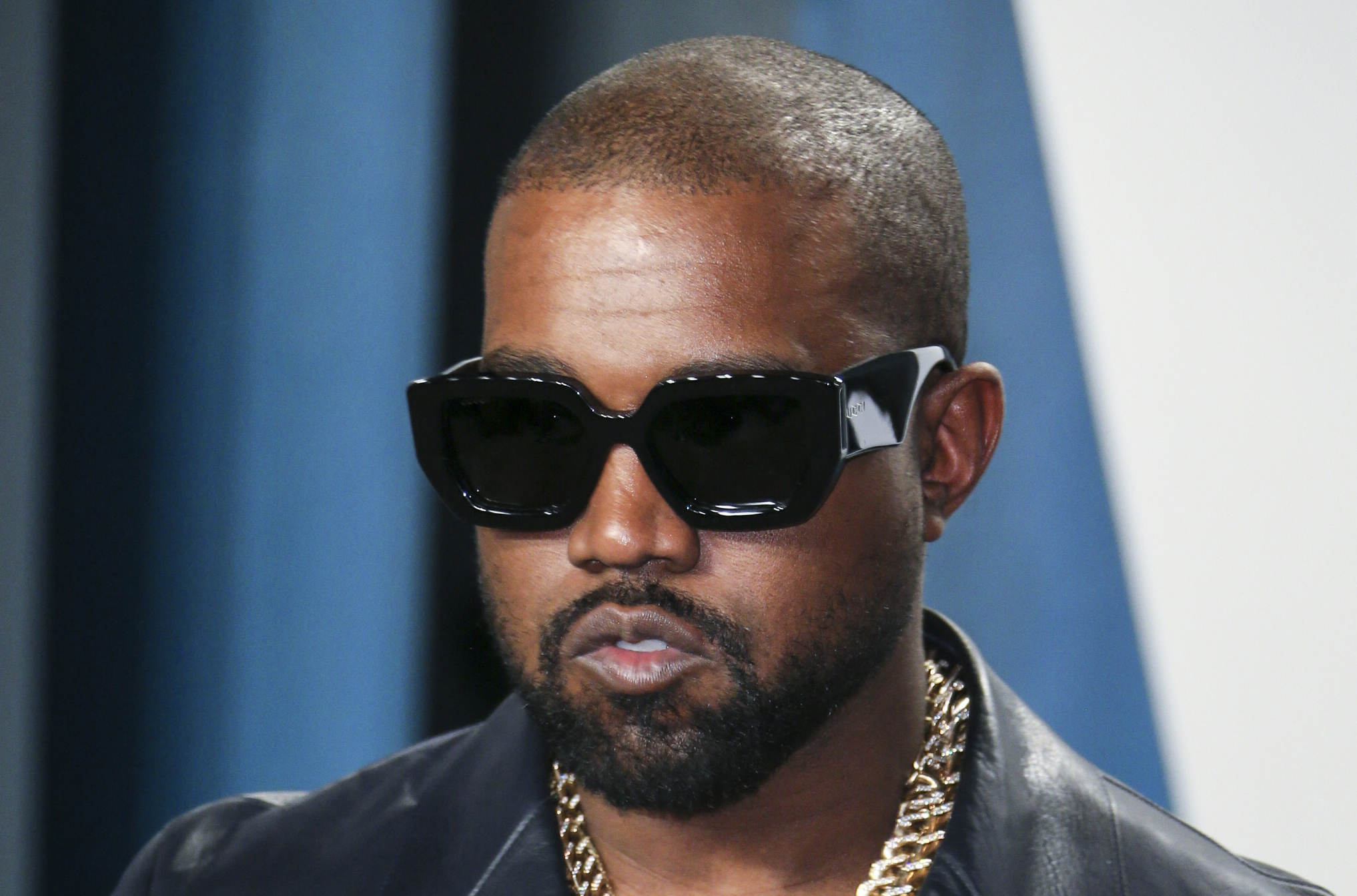 Conta de Kanye West no X é desativada após enxurrada de mensagens de ódio