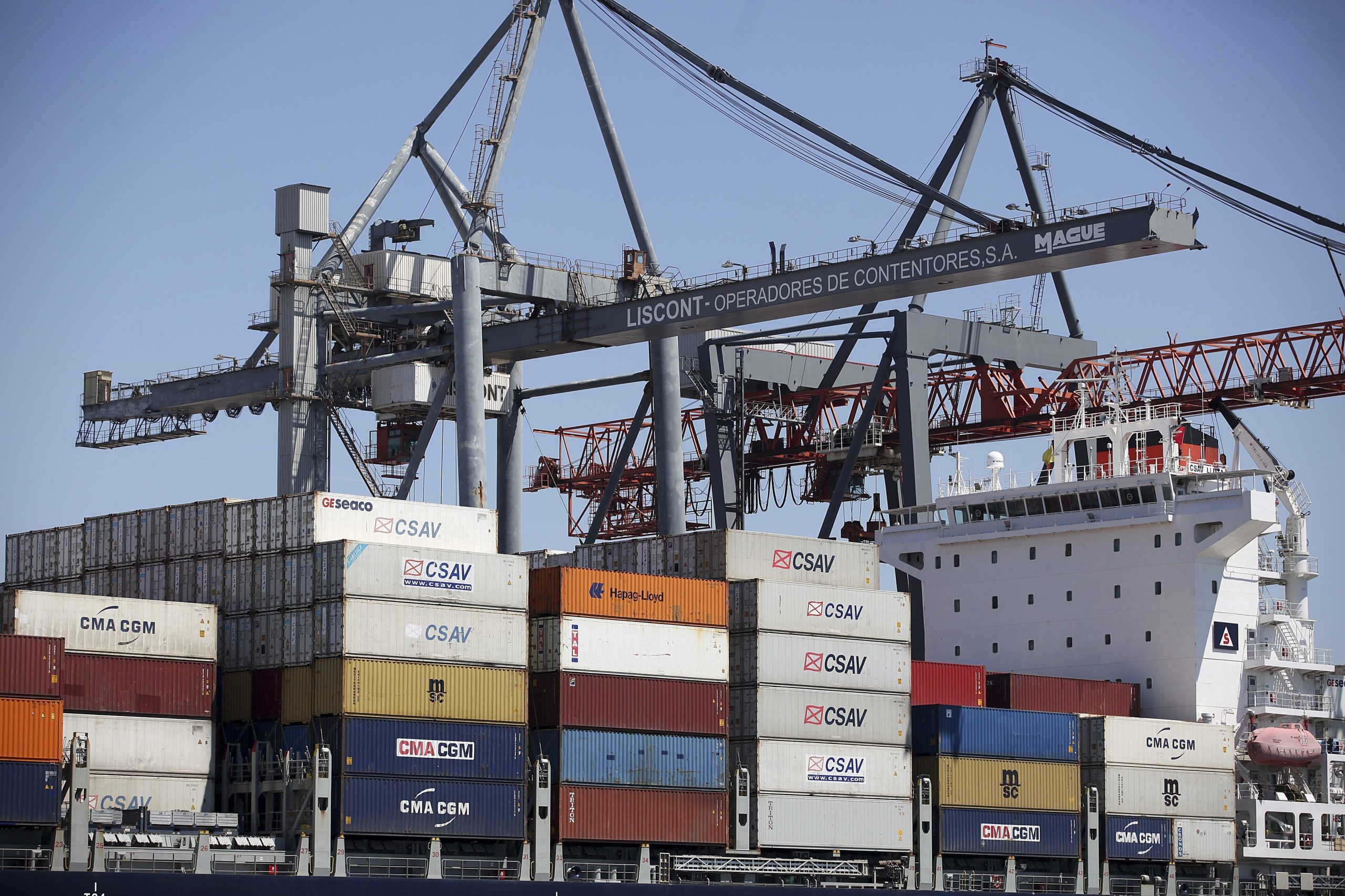Empresas portuárias de Lisboa contratam para substituir estivadores despedidos da A-ETPL