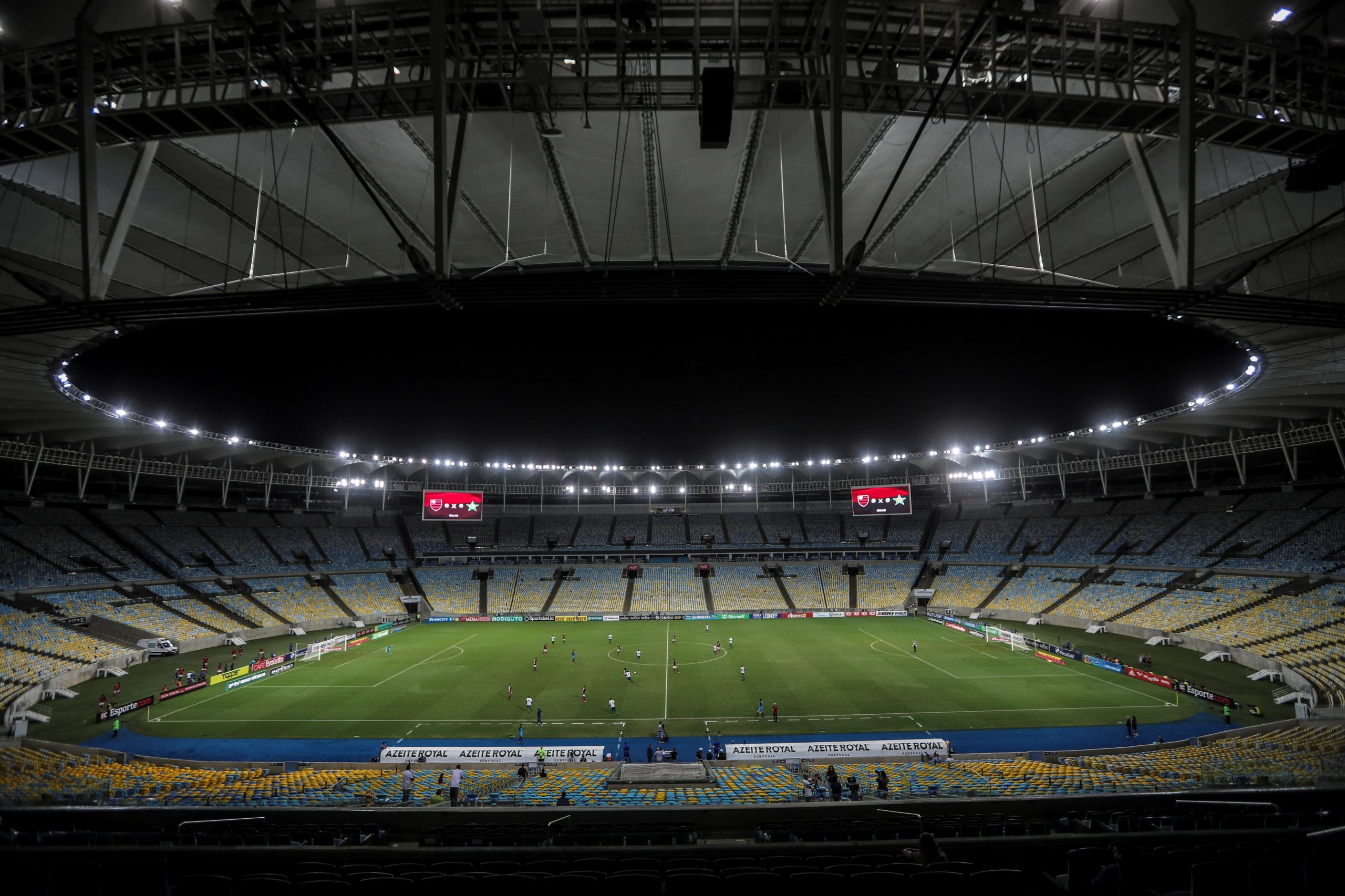 Num país a debater-se com a pandemia, Flamengo e Vasco fazem força para que o futebol regresse