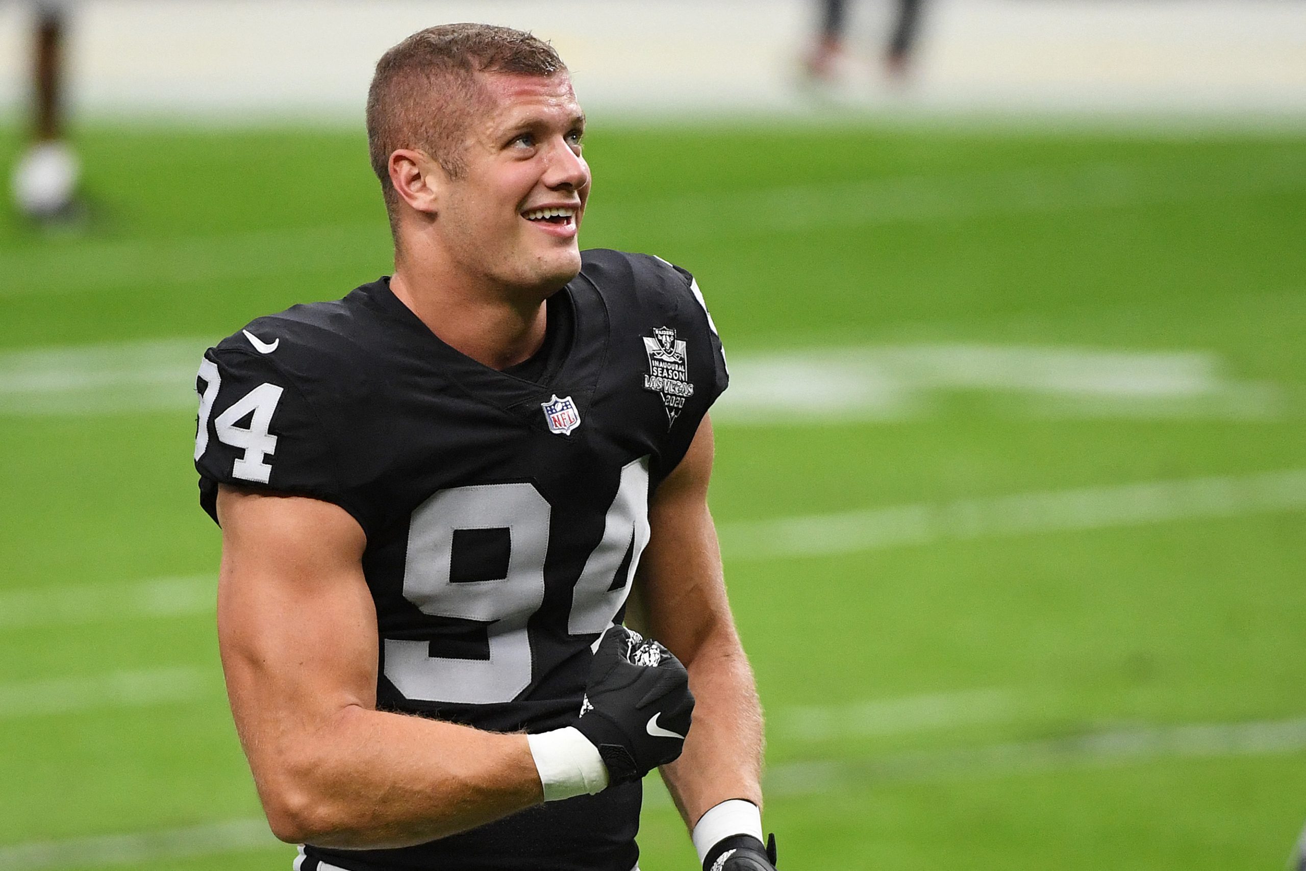 NFL. Carl Nassib é o primeiro jogador de futebol americano no ativo a assumir homossexualidade