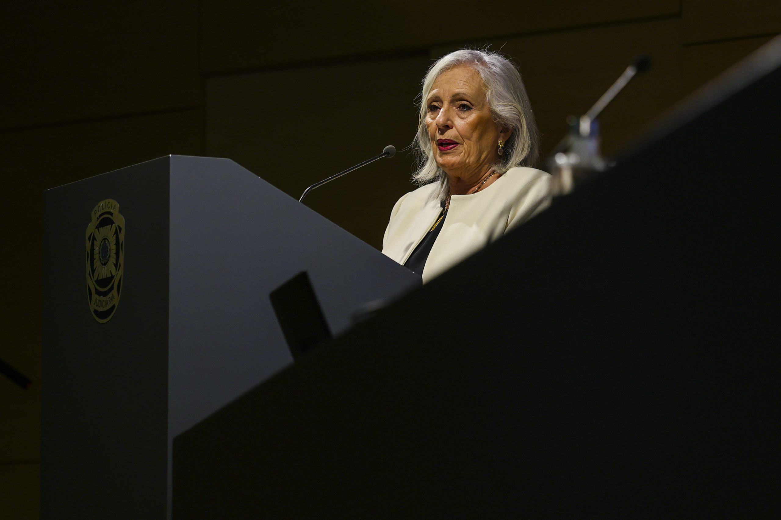 Lucília Gago reitera evidência de um MP sob ataque e recusa continuar no cargo