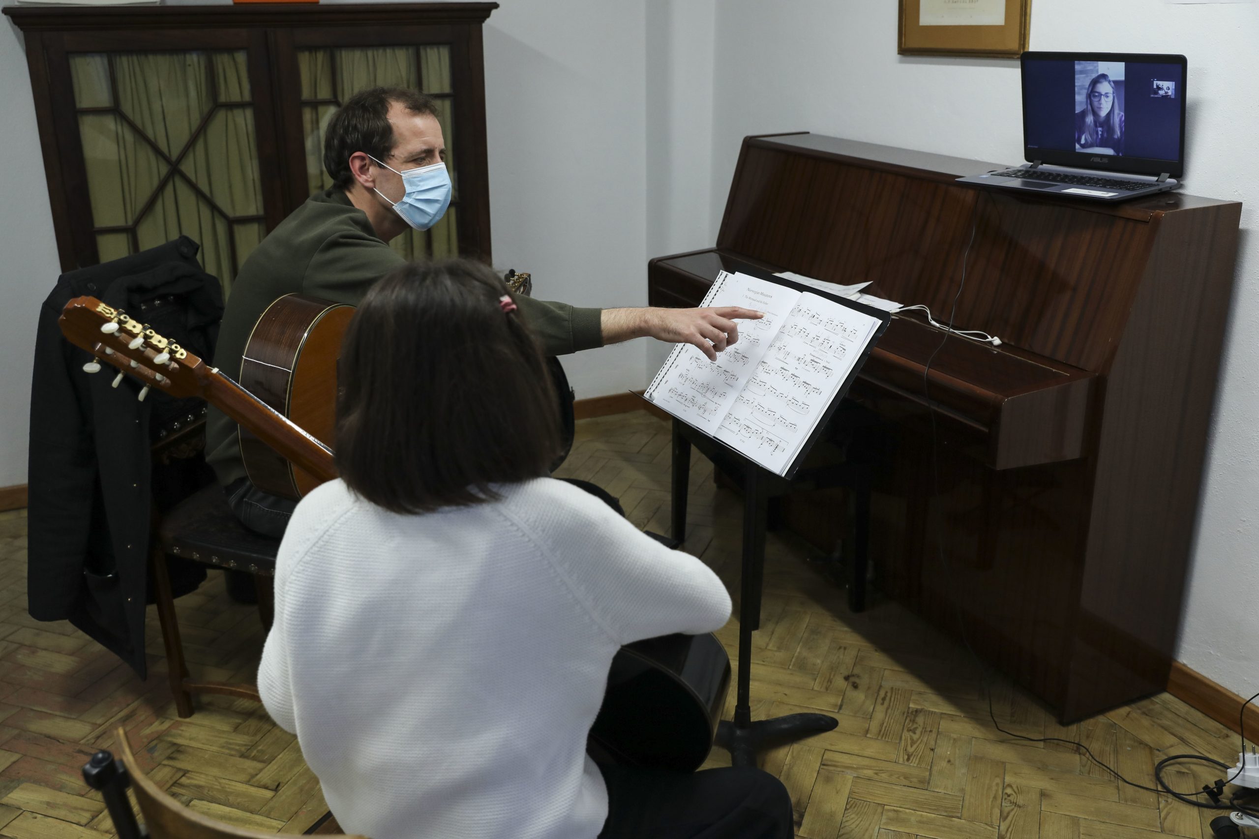 Alunos da Escola de Música do Conservatório Nacional sem aulas por falta de salas
