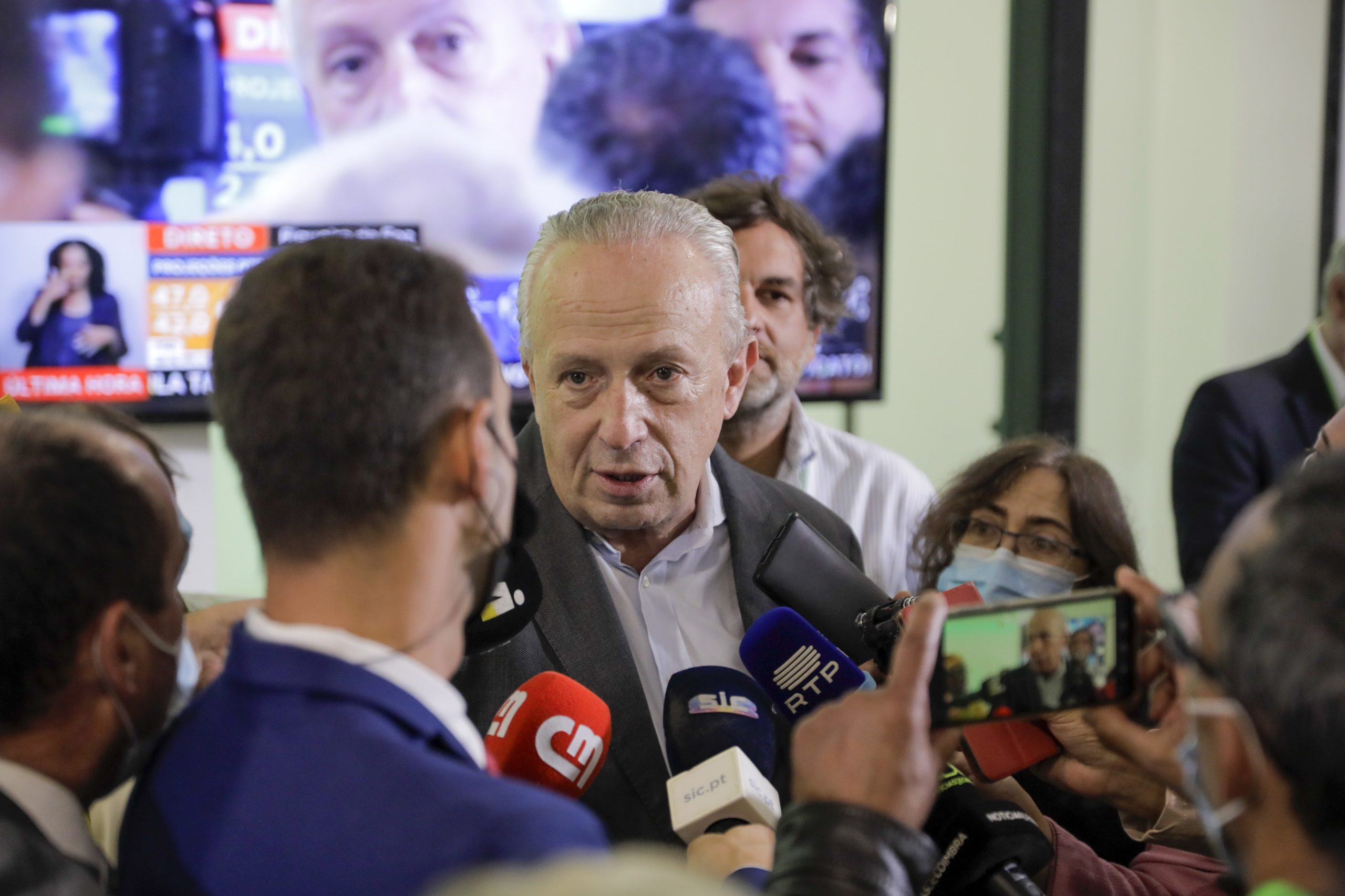 Santana Lopes defende que Costa deve ser convidado a formar novo Executivo