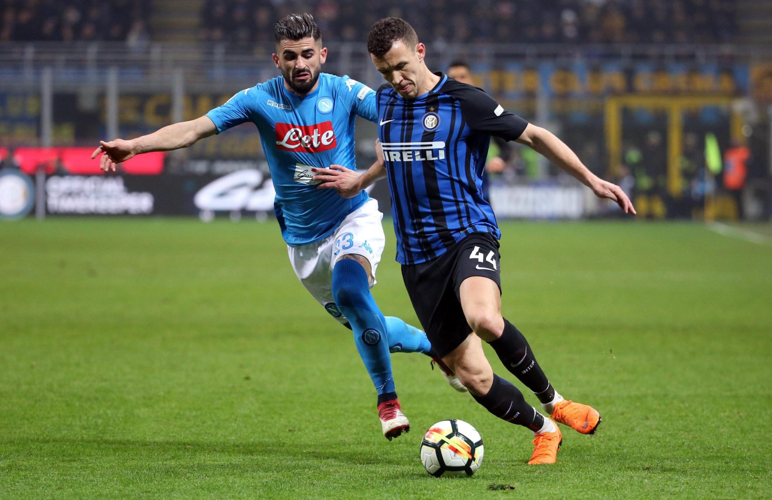 Serie A: Nápoles ‘escorrega’ em Milão e entrega liderança à Juventus