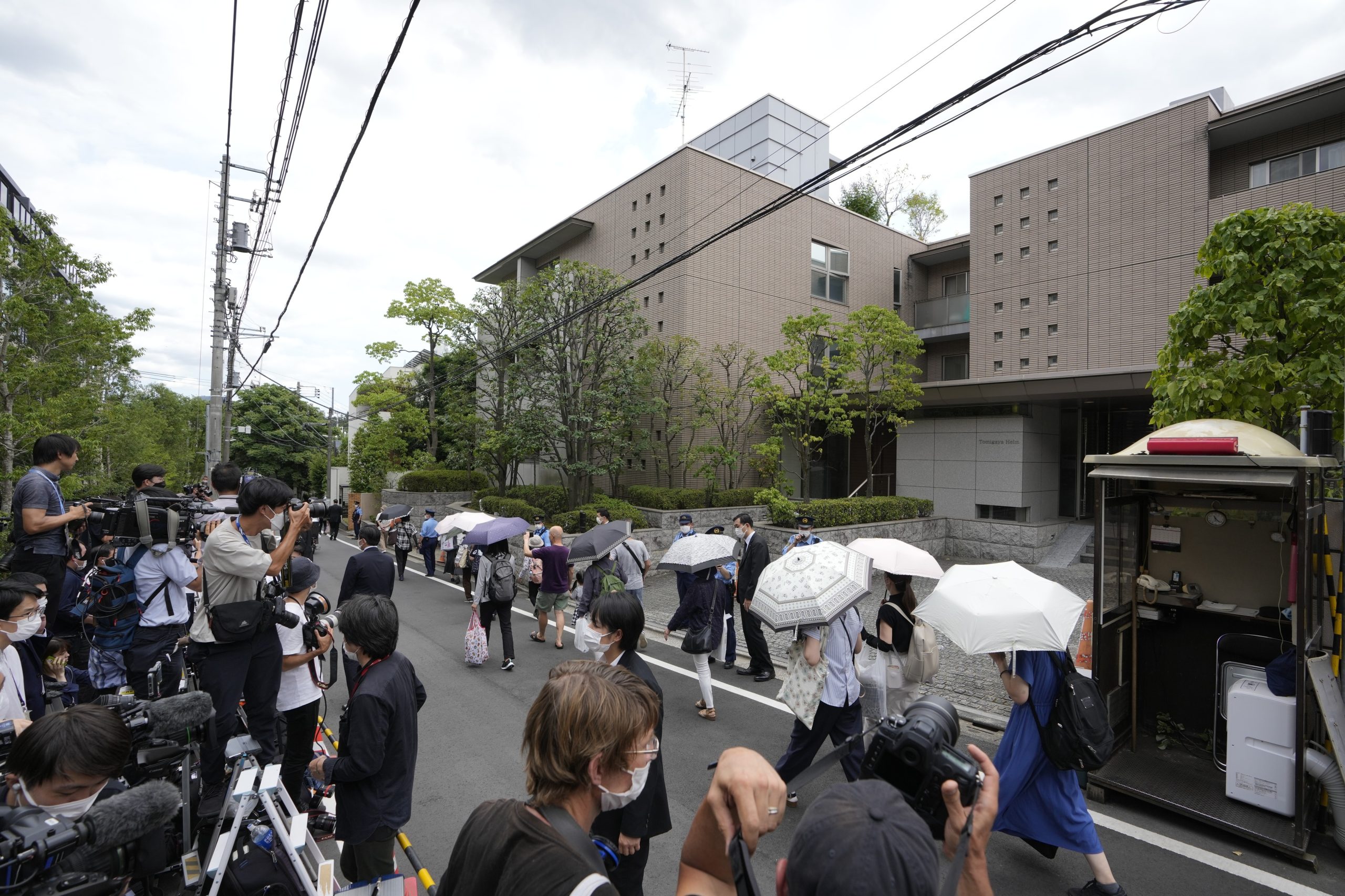 Corpo de ex-primeiro-ministro japonês chegou a Tóquio