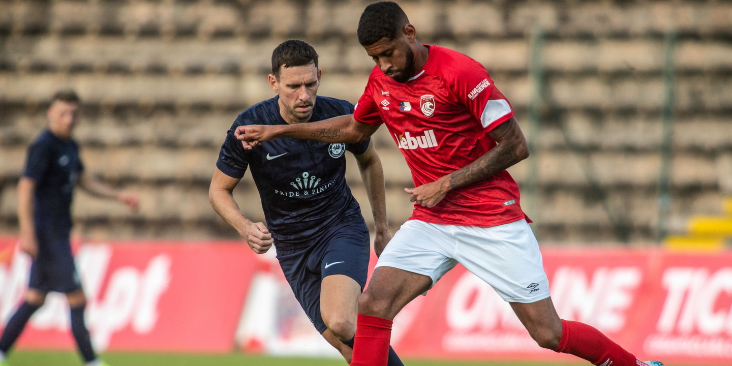 Santa Clara vai ao playoff de acesso à Liga Conferência, depois de empatar em São Miguel com Larne