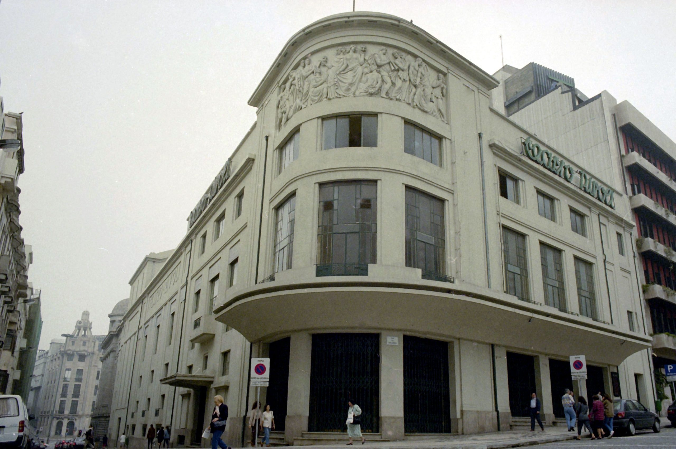 Peça de Marguerite Duras apresentada no Teatro Rivoli no Porto