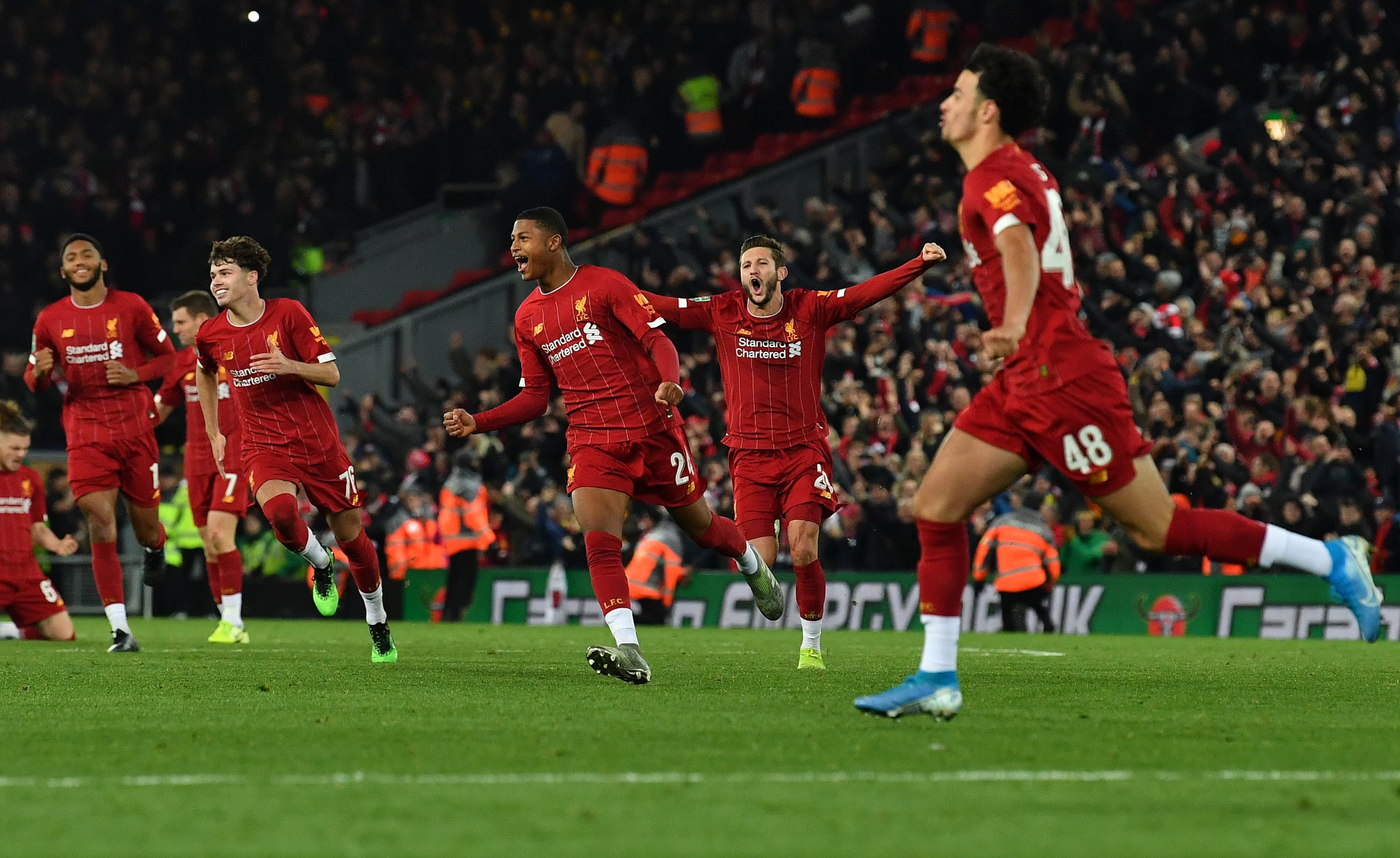 Liverpool afasta Arsenal da Taça da Liga inglesa em jogo com 10 golos