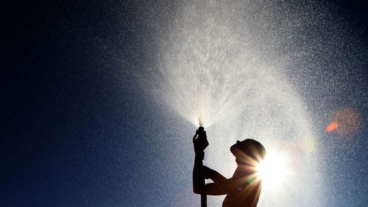 Aviso vermelho em nove distritos por causa do calor prolongado até sábado